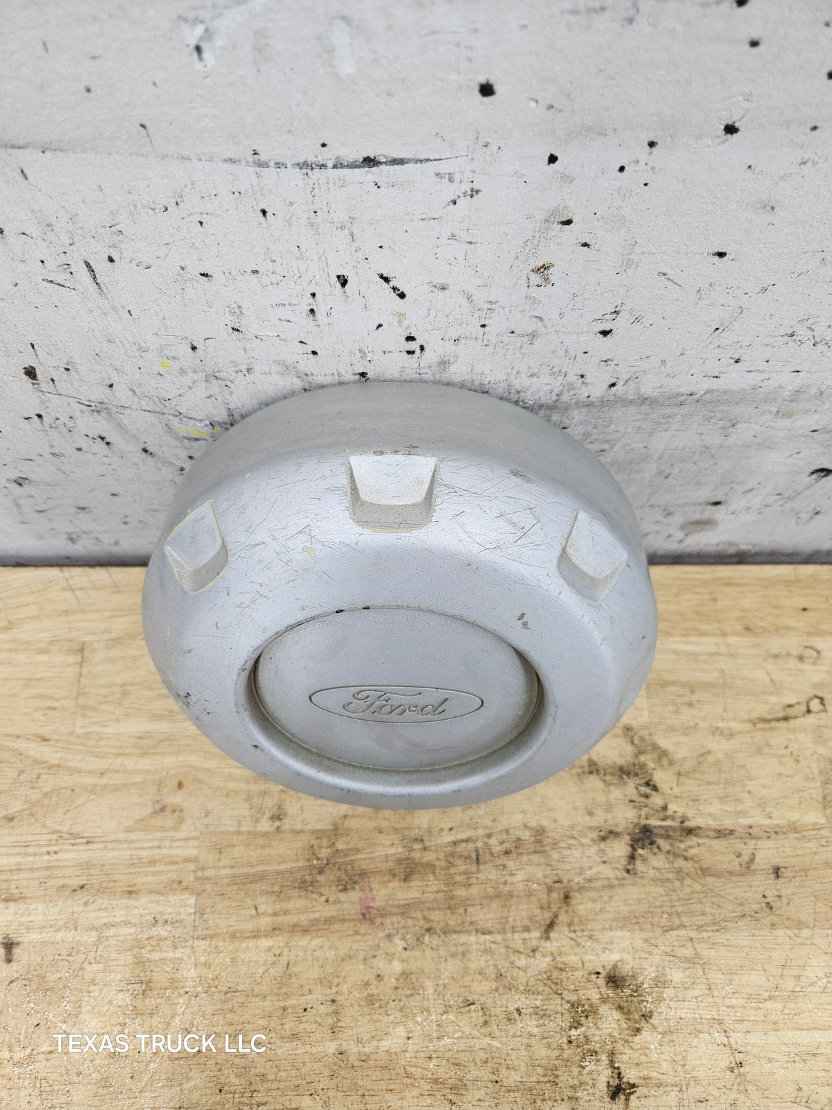 2008-2016 Ford Super Duty F250 F350 Hub Cap Center Cap SINGLE REAR WHEEL 8 LUG 5C34-1A096-C