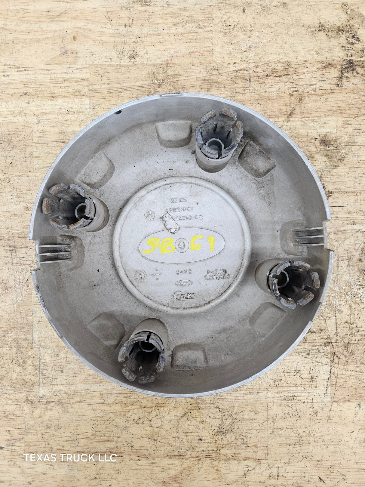 2008-2016 Ford Super Duty F250 F350 Hub Cap Center Cap SINGLE REAR WHEEL 8 LUG 5C34-1A096-C