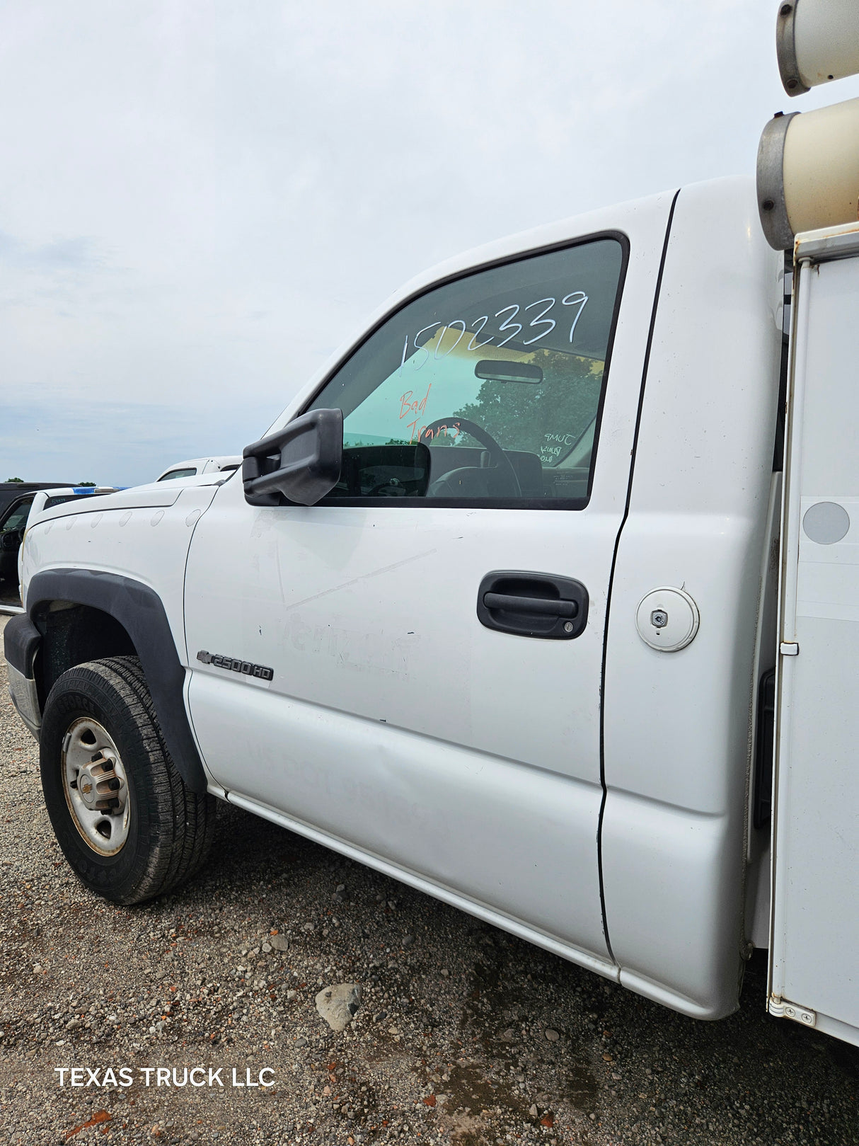 2005 Chevrolet Silverado 2500HD Regular Cab 8' Long Bed Service Truck - FULL PART OUT