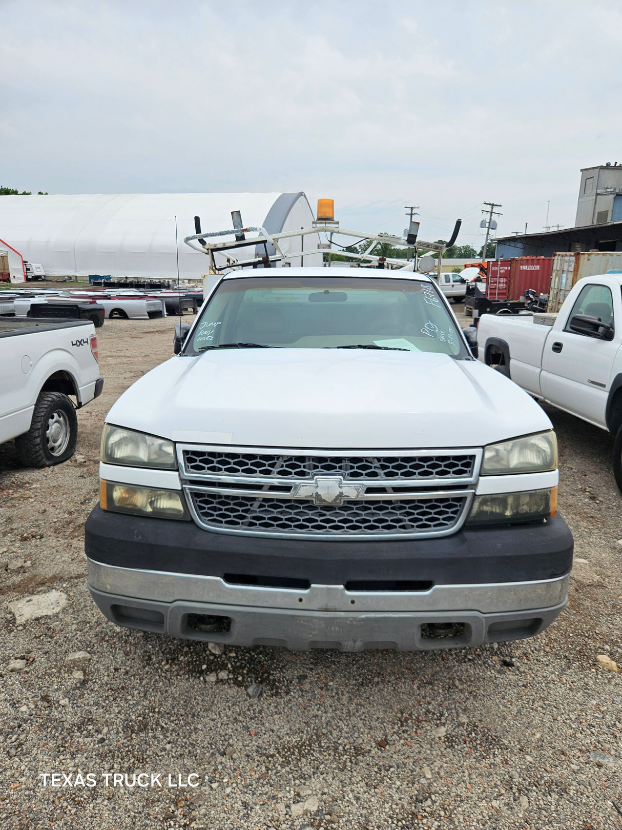 2005 Chevrolet Silverado 2500HD Regular Cab 8' Long Bed Service Truck - FULL PART OUT