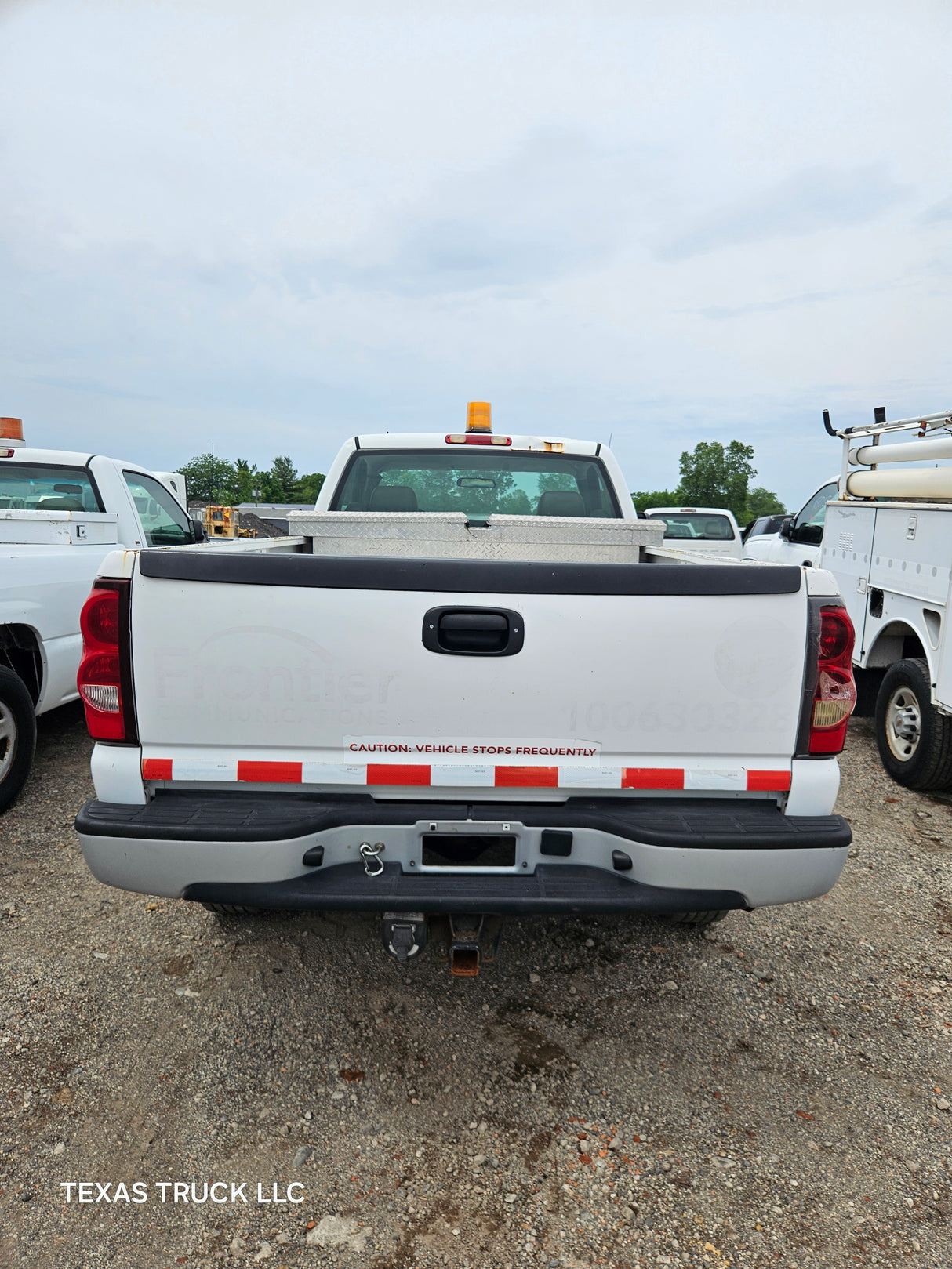 2006 Chevrolet Silverado 2500HD Regular Cab 8' Long Bed - FULL PART OUT