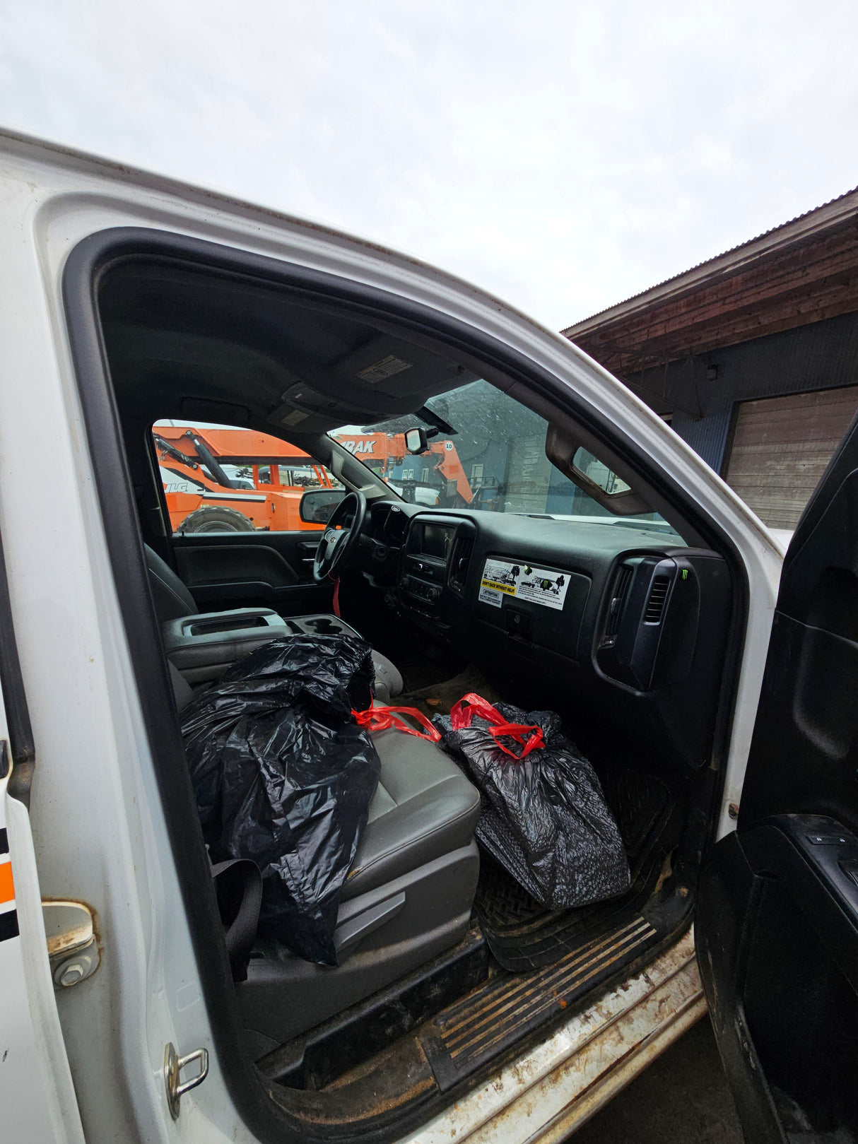 2018 Chevrolet Silverado 2500HD Crew Cab Short Bed 4wd - FULL PART OUT