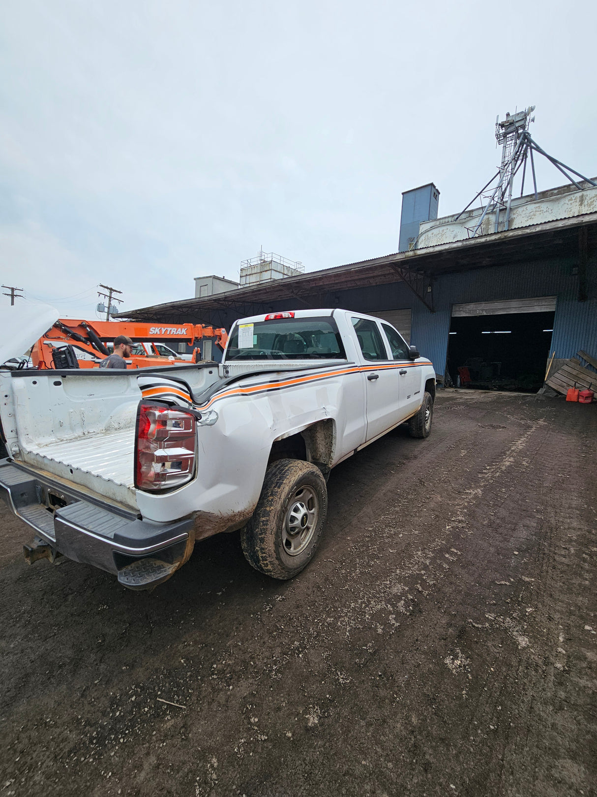 2018 Chevrolet Silverado 2500HD Crew Cab Short Bed 4wd - FULL PART OUT
