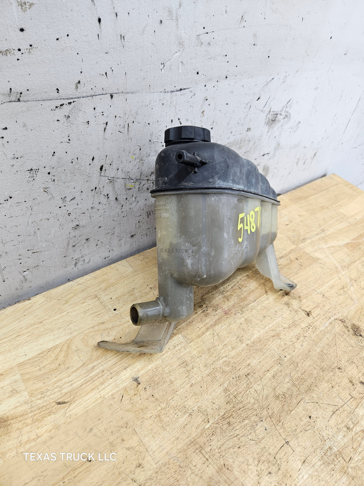 2007-2019 Chevrolet Silverado GMC Sierra Engine Coolant Reservoir Recovery Tank 84368363