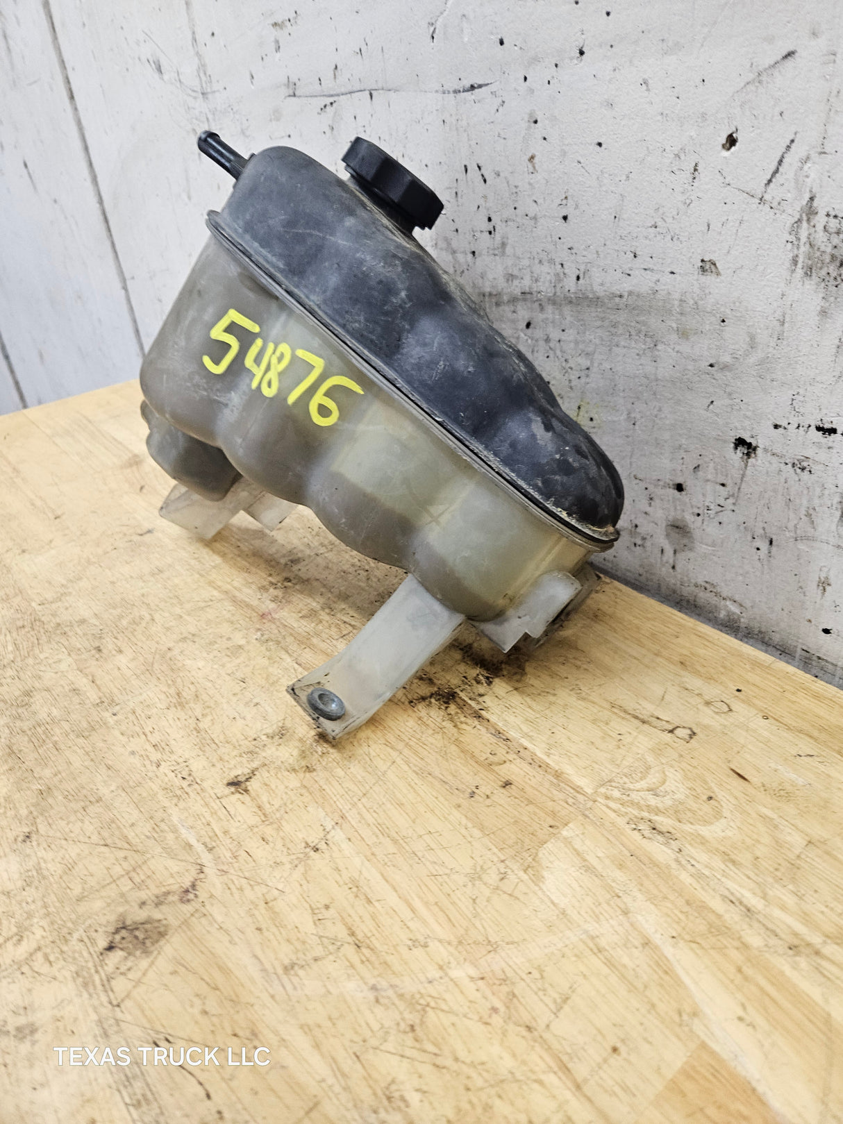 2007-2019 Chevrolet Silverado GMC Sierra Engine Coolant Reservoir Recovery Tank 84368363