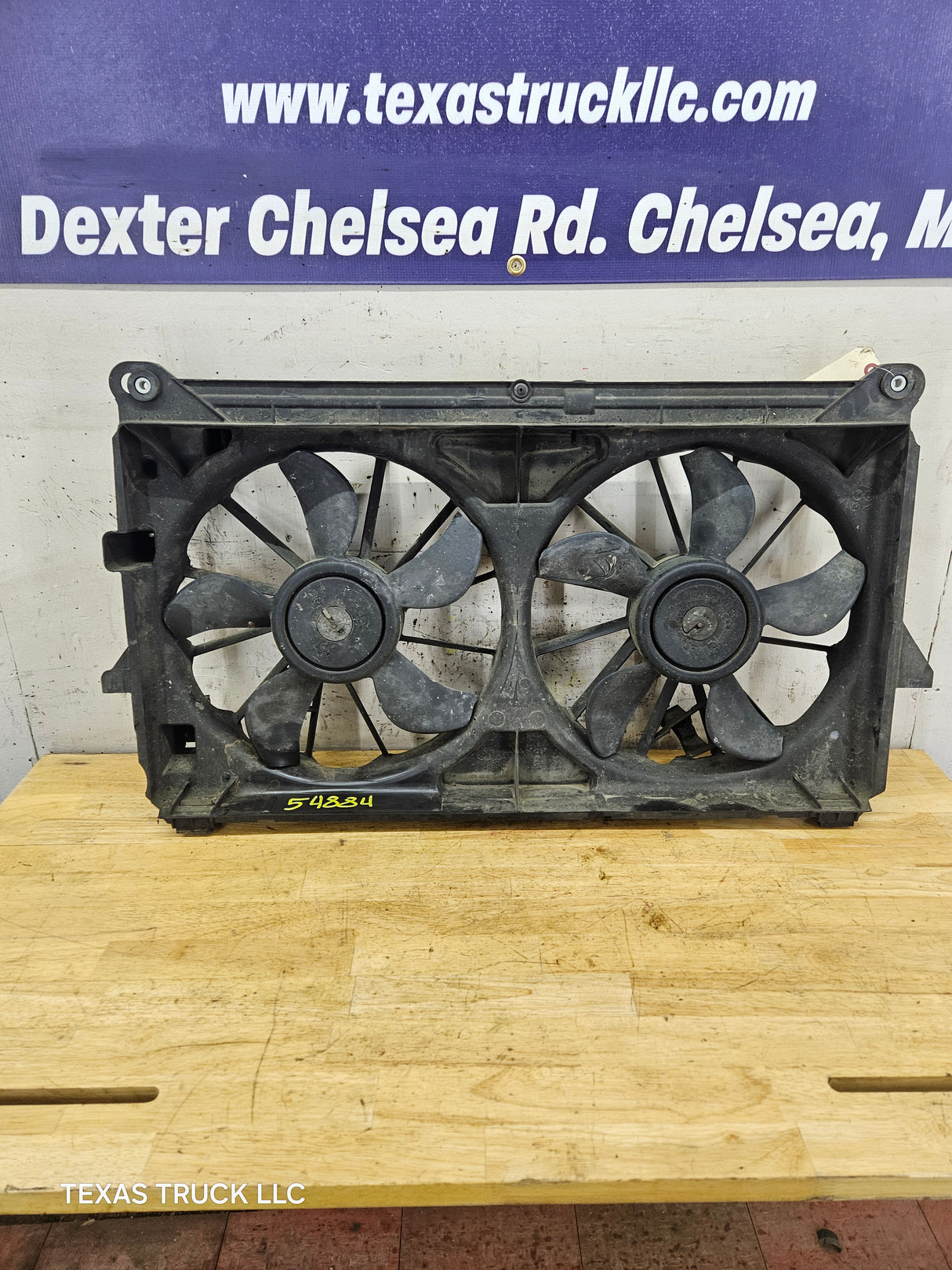 2007-2013 Chevy Silverado 1500 Radiator Cooling Fan Motor Assembly 15780789