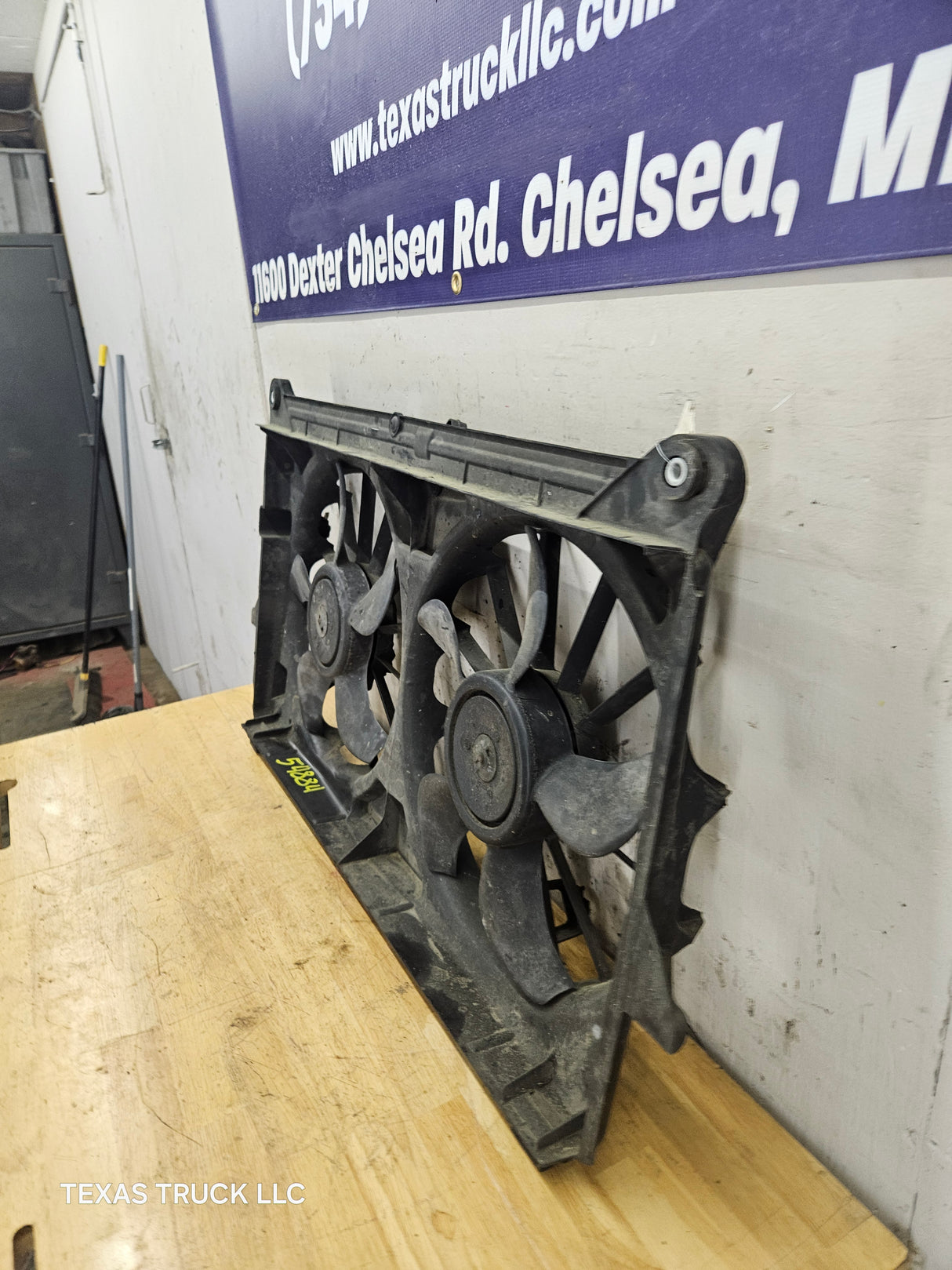 2007-2013 Chevy Silverado 1500 Radiator Cooling Fan Motor Assembly 15780789