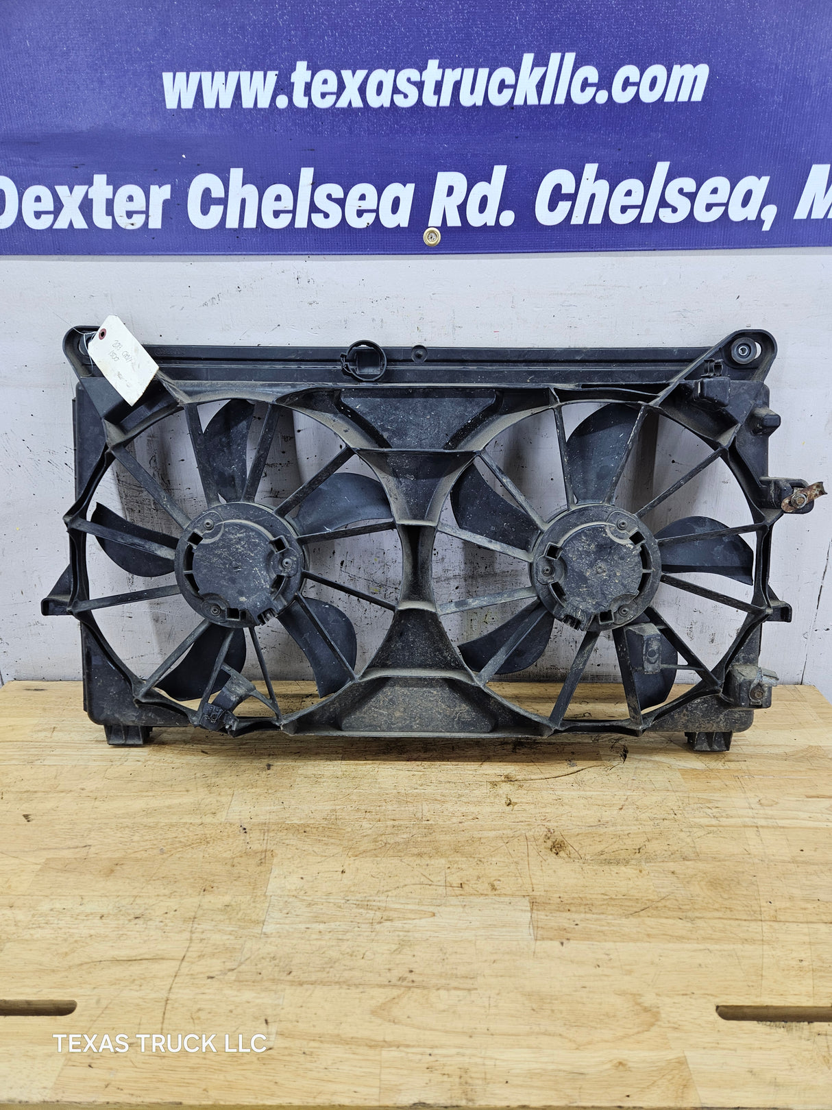 2007-2013 Chevy Silverado 1500 Radiator Cooling Fan Motor Assembly 15780789
