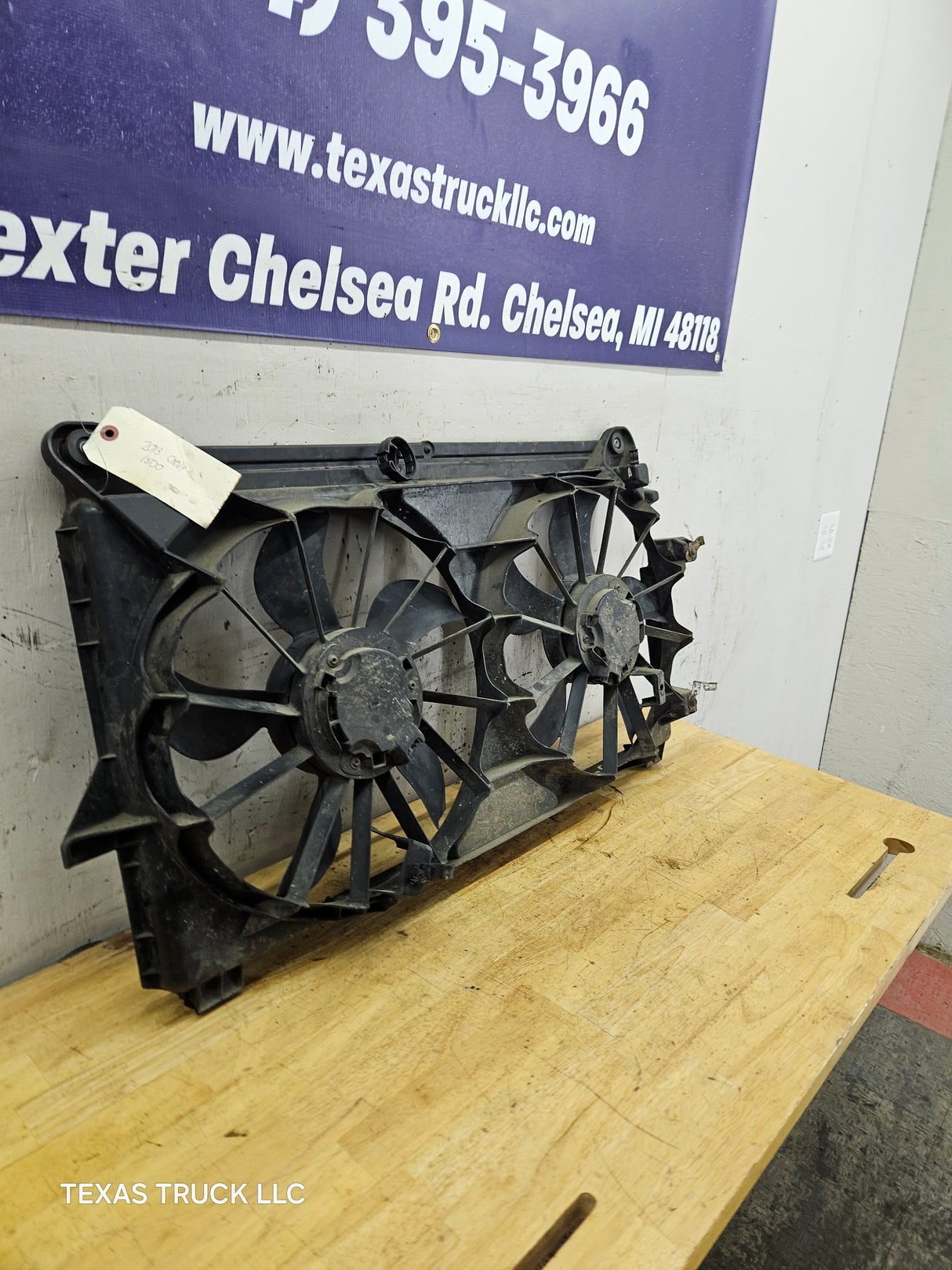 2007-2013 Chevy Silverado 1500 Radiator Cooling Fan Motor Assembly 15780789