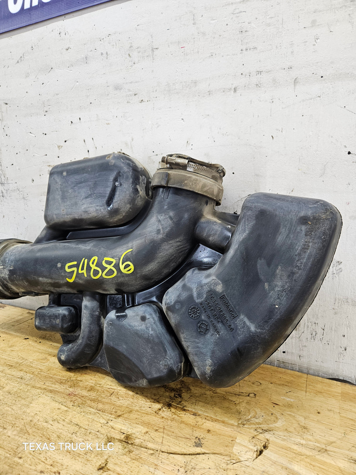 2008-2010 Ford F250 F350 Super Duty 5.4 V8 OEM Air Intake Tube Duct Assembly