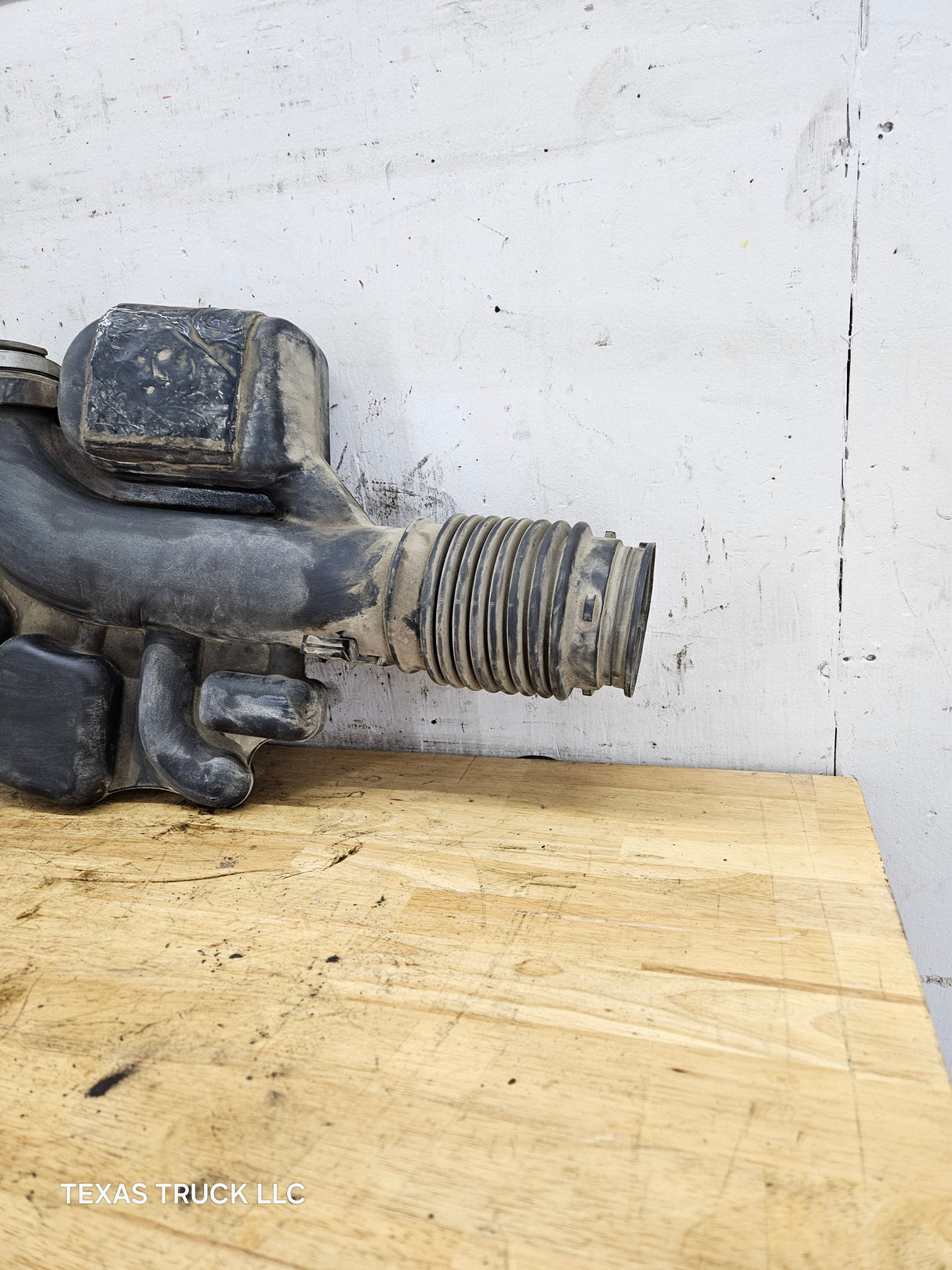 2008-2010 Ford F250 F350 Super Duty 5.4 V8 OEM Air Intake Tube Duct Assembly