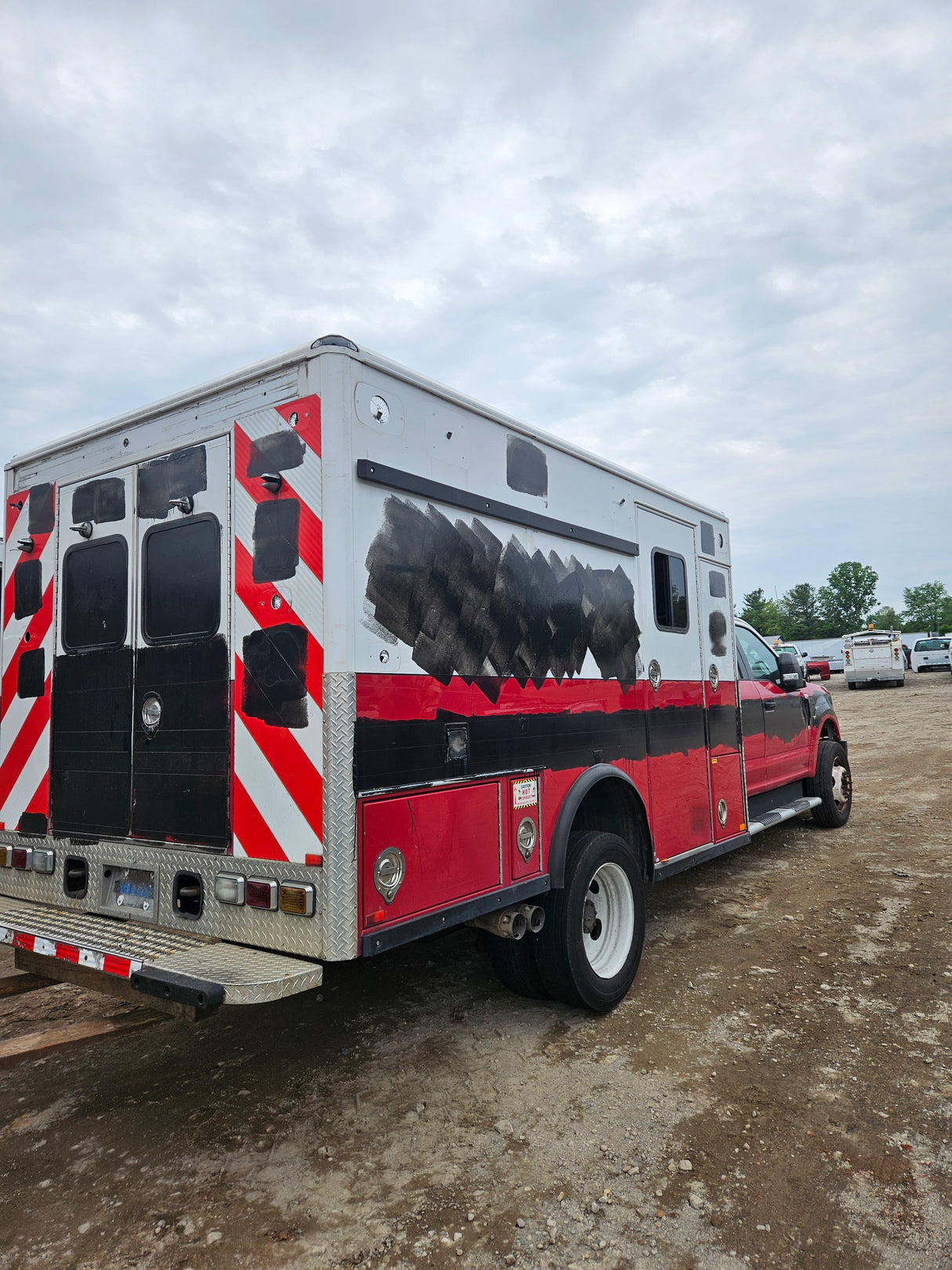 2017 Ford F-550 Super Duty Extended Cab Ambulance 6.7L Power Stroke Dually - FULL PART OUT