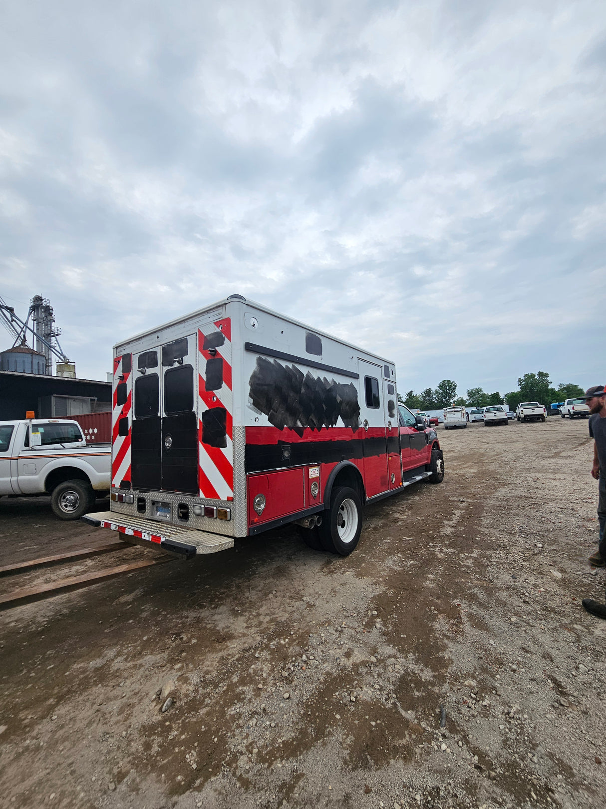 2017 Ford F-550 Super Duty Extended Cab Ambulance 6.7L Power Stroke Dually - FULL PART OUT