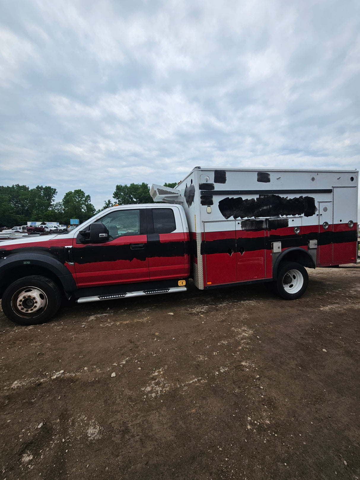 2017 Ford F-550 Super Duty Extended Cab Ambulance 6.7L Power Stroke Dually - FULL PART OUT