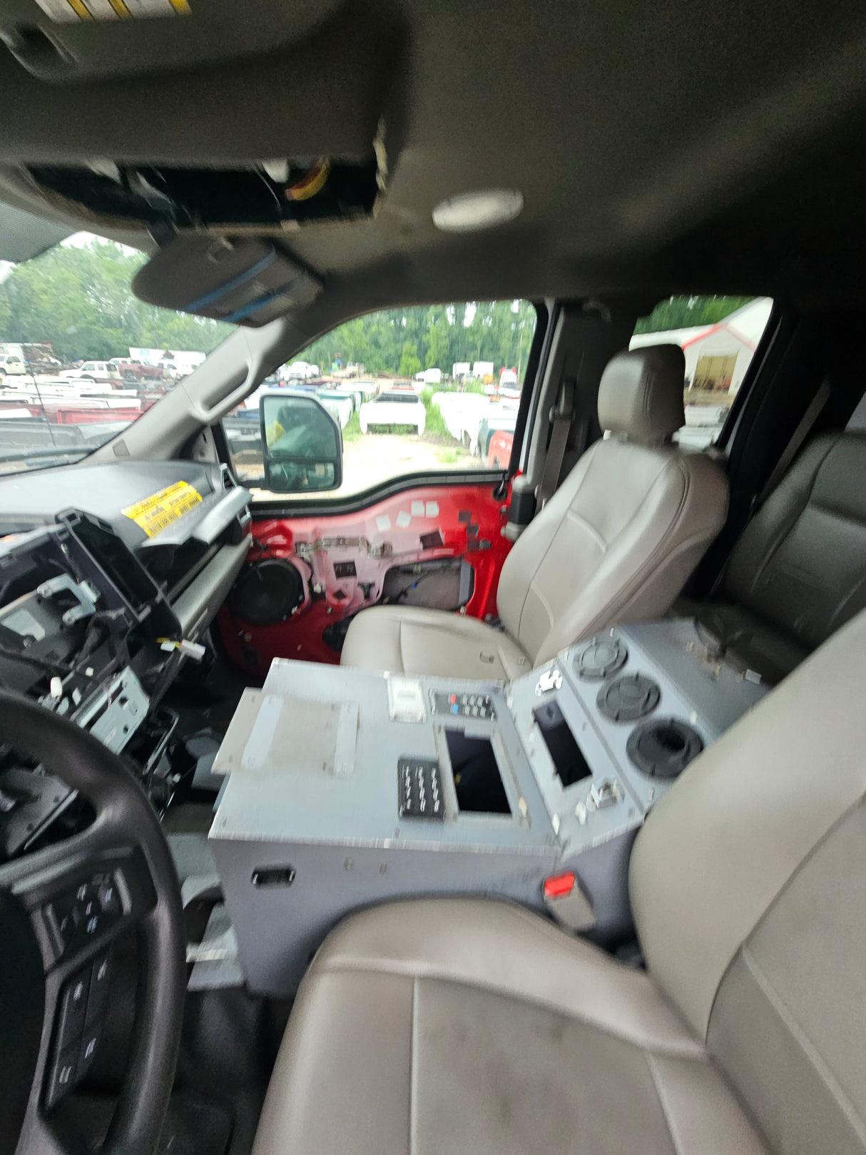 2017 Ford F-550 Super Duty Extended Cab Ambulance 6.7L Power Stroke Dually - FULL PART OUT