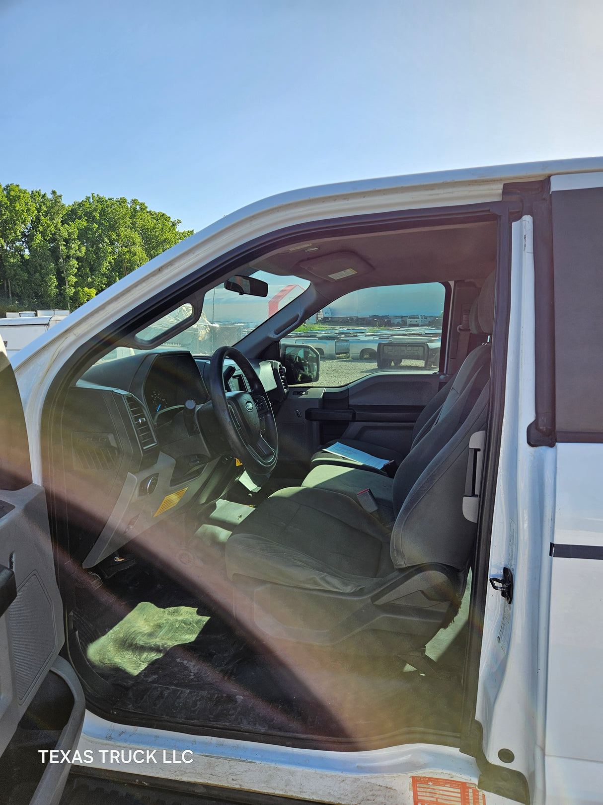 2015 Ford F-150 Extended Cab 6.5' Bed 4 Door  - FULL PART OUT Rust free