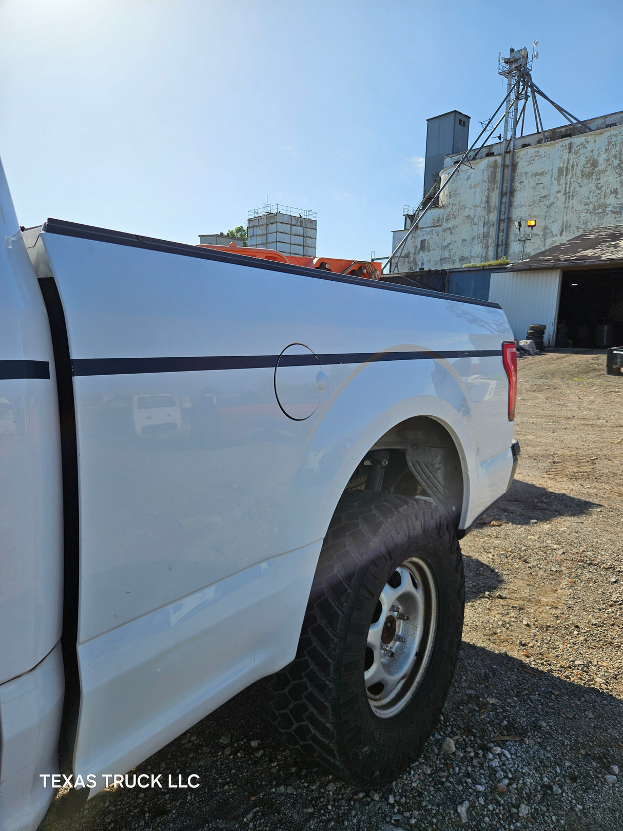 2015 Ford F-150 Extended Cab 6.5' Bed 4 Door  - FULL PART OUT Rust free