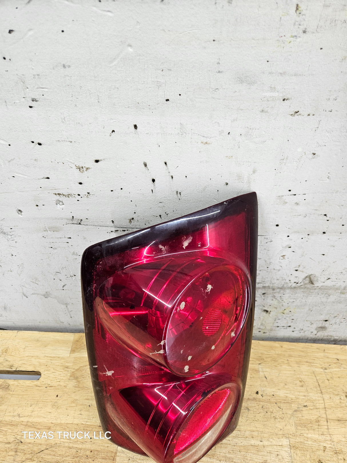2007-2008 Dodge Ram 3rd Gen 1500 2500 3500 LH Driver Side Tail Light 55277303AC