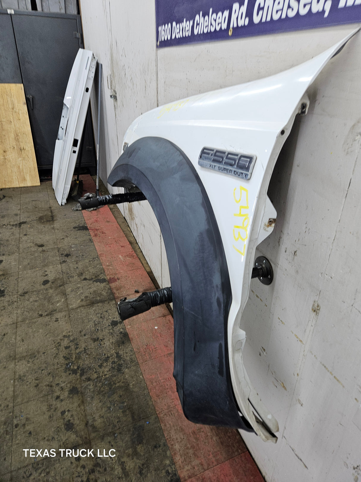 2005-2007 Ford Super Duty LH Driver Side Front Fender F450 F550