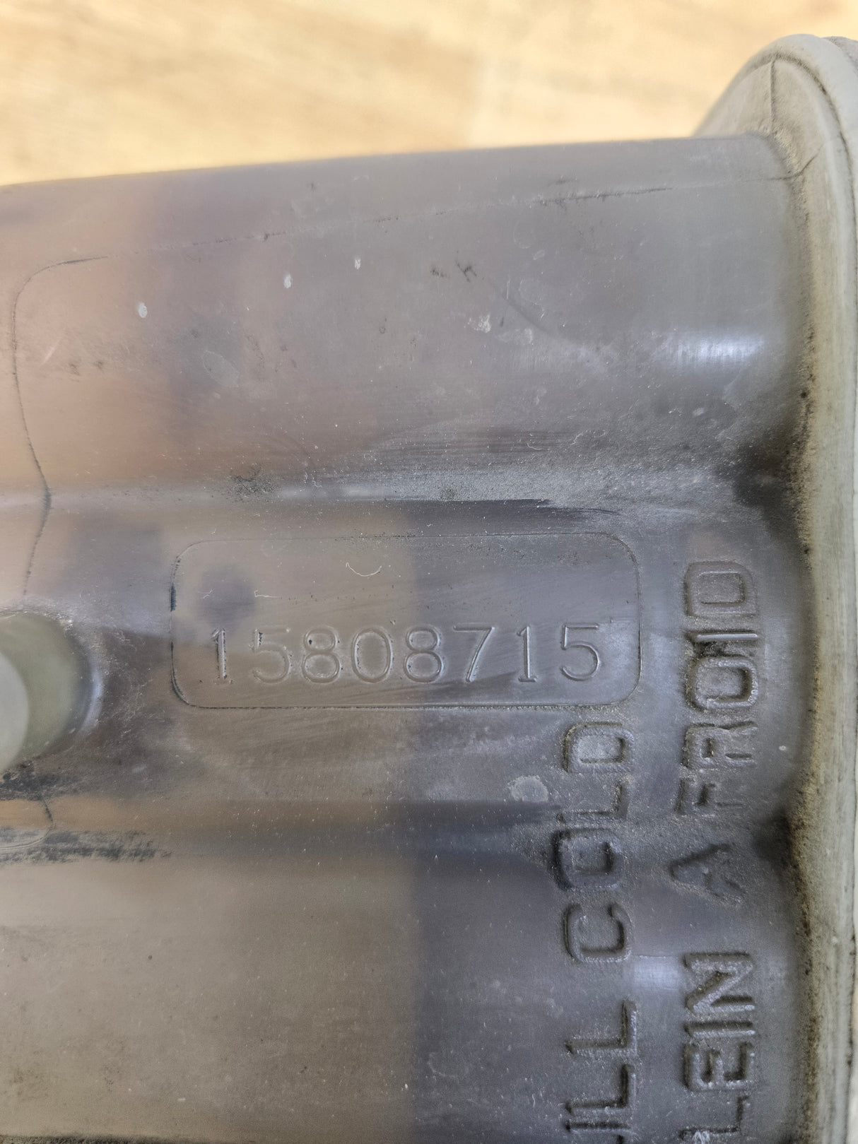 1999-2006 Chevrolet Silverado GMC Sierra 1500 Engine Coolant Reservoir Recovery Tank 15808715
