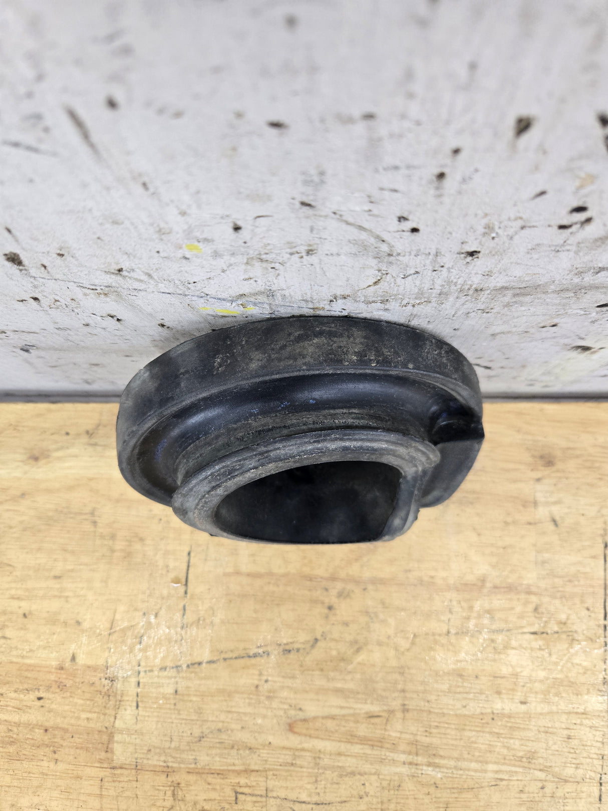 2005-2020 Ford F250 F350 Super Duty Front Coil Spring Isolator J685A