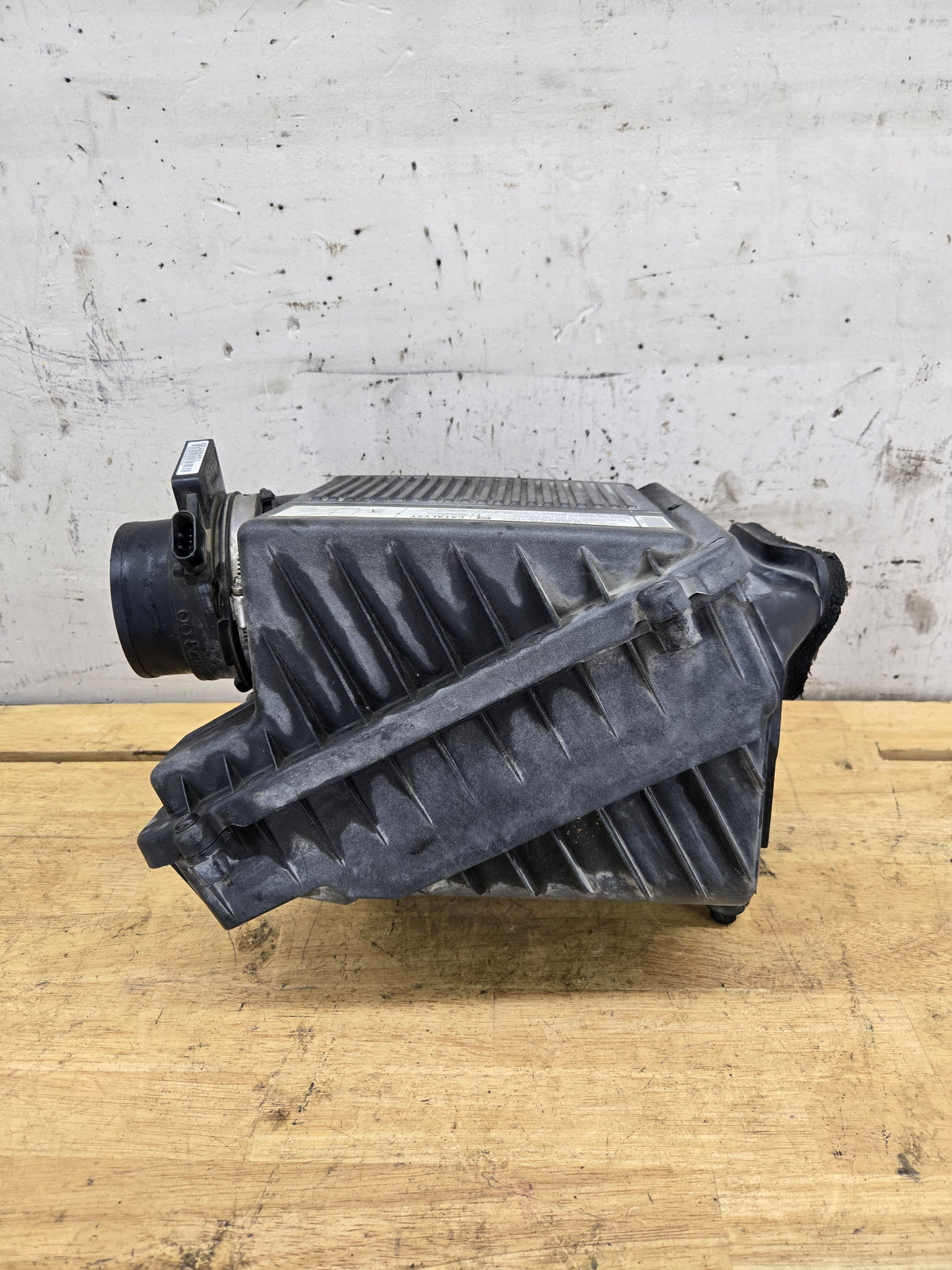 2003-2007 Chevrolet Silverado / GMC Sierra 4.8L Engine Air Filter Intake Box Cleaner