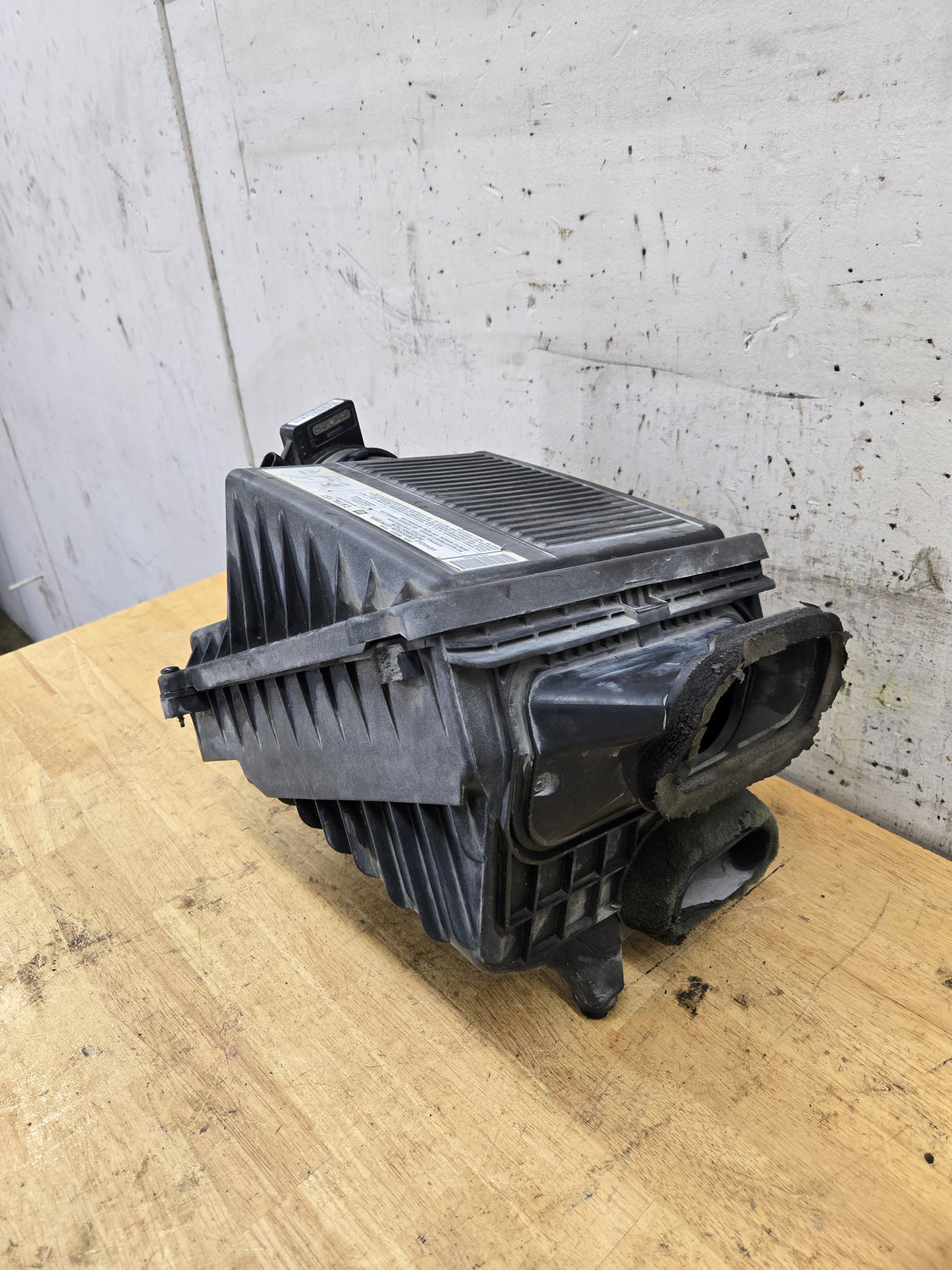 2003-2007 Chevrolet Silverado / GMC Sierra 4.8L Engine Air Filter Intake Box Cleaner