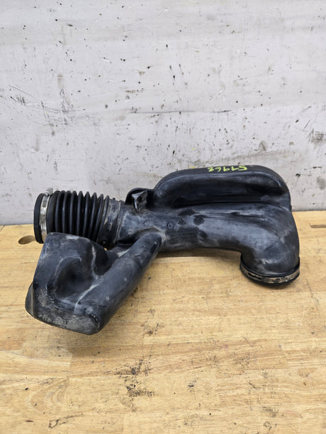 2003-2006 Chevrolet Silverado / GMC Sierra 5.3L Engine Air Intake Tube Duct Hose 25335335 15769060