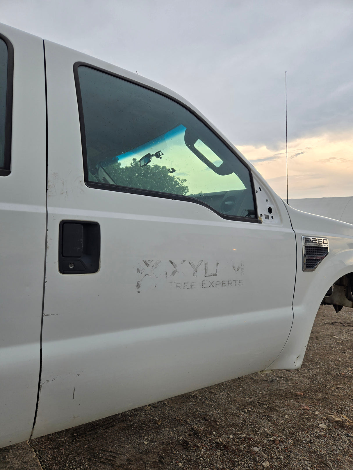 2008-2010 Ford Super Duty Crew Cab F250 F350 F450 F550 XL