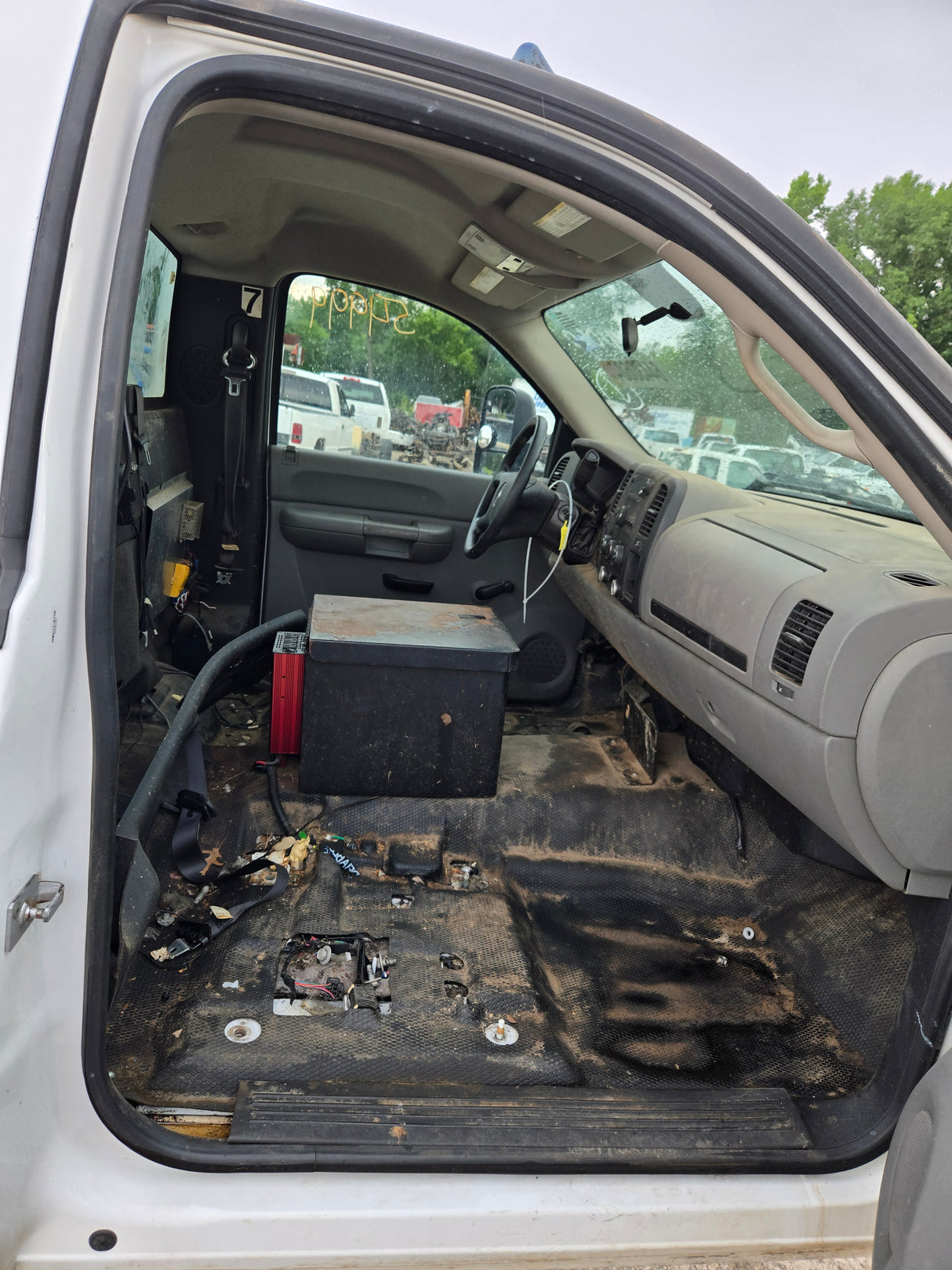2007-2013 Chevrolet Silverado / GMC Sierra 1500 2500 3500 HD Regular Cab 2 door Cab