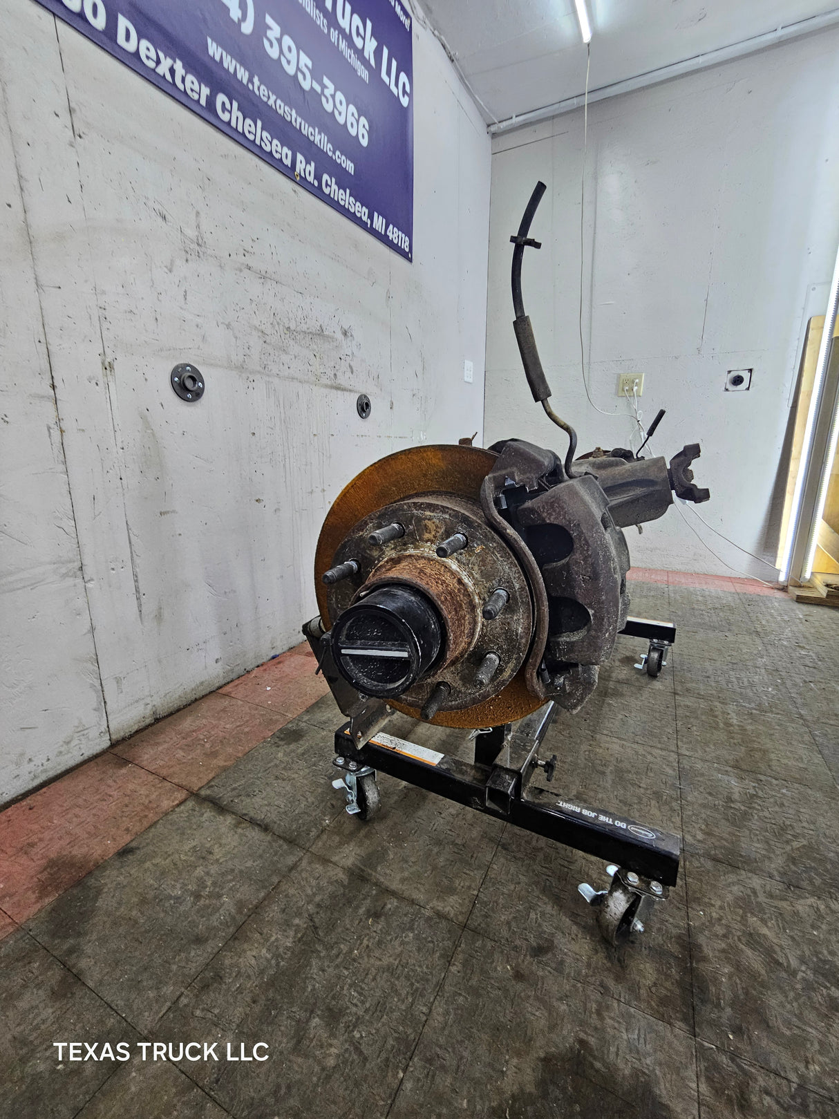 1999-2004 Ford Super Duty F250 F350 SRW Front Axle 3.73 Gear Ratio
