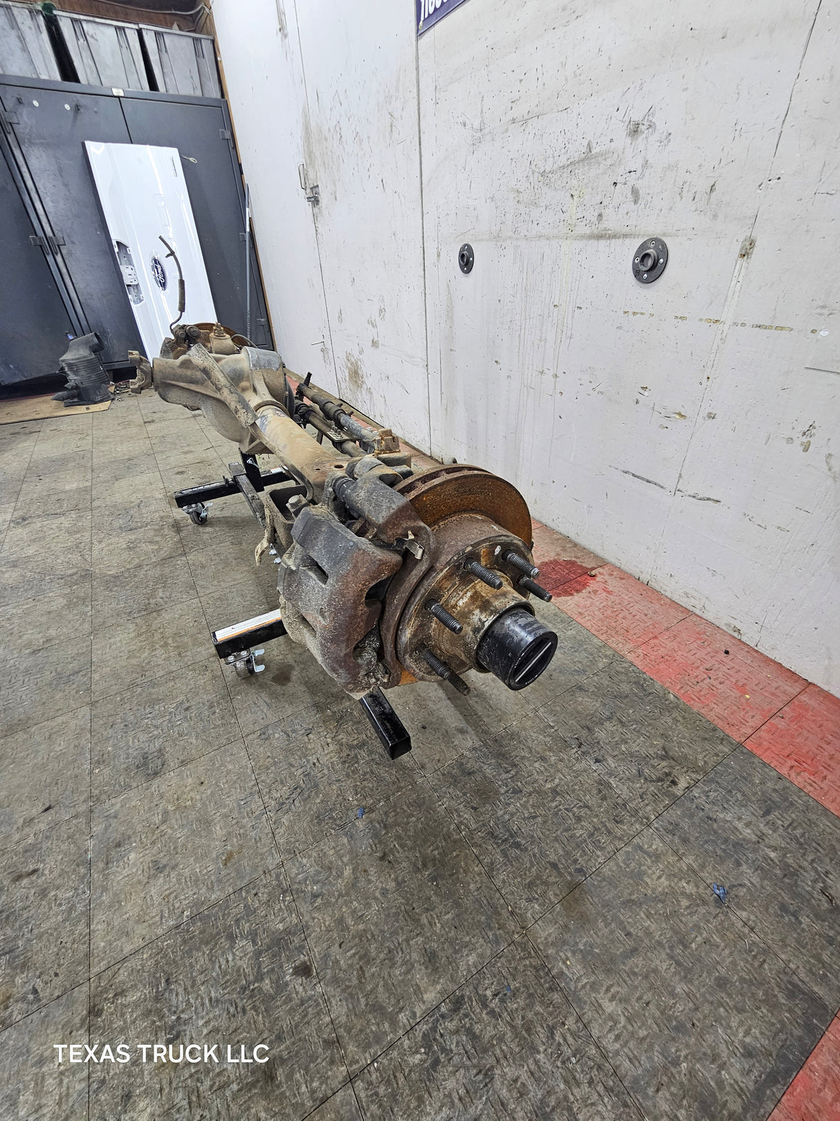 1999-2004 Ford Super Duty F250 F350 SRW Front Axle 3.73 Gear Ratio