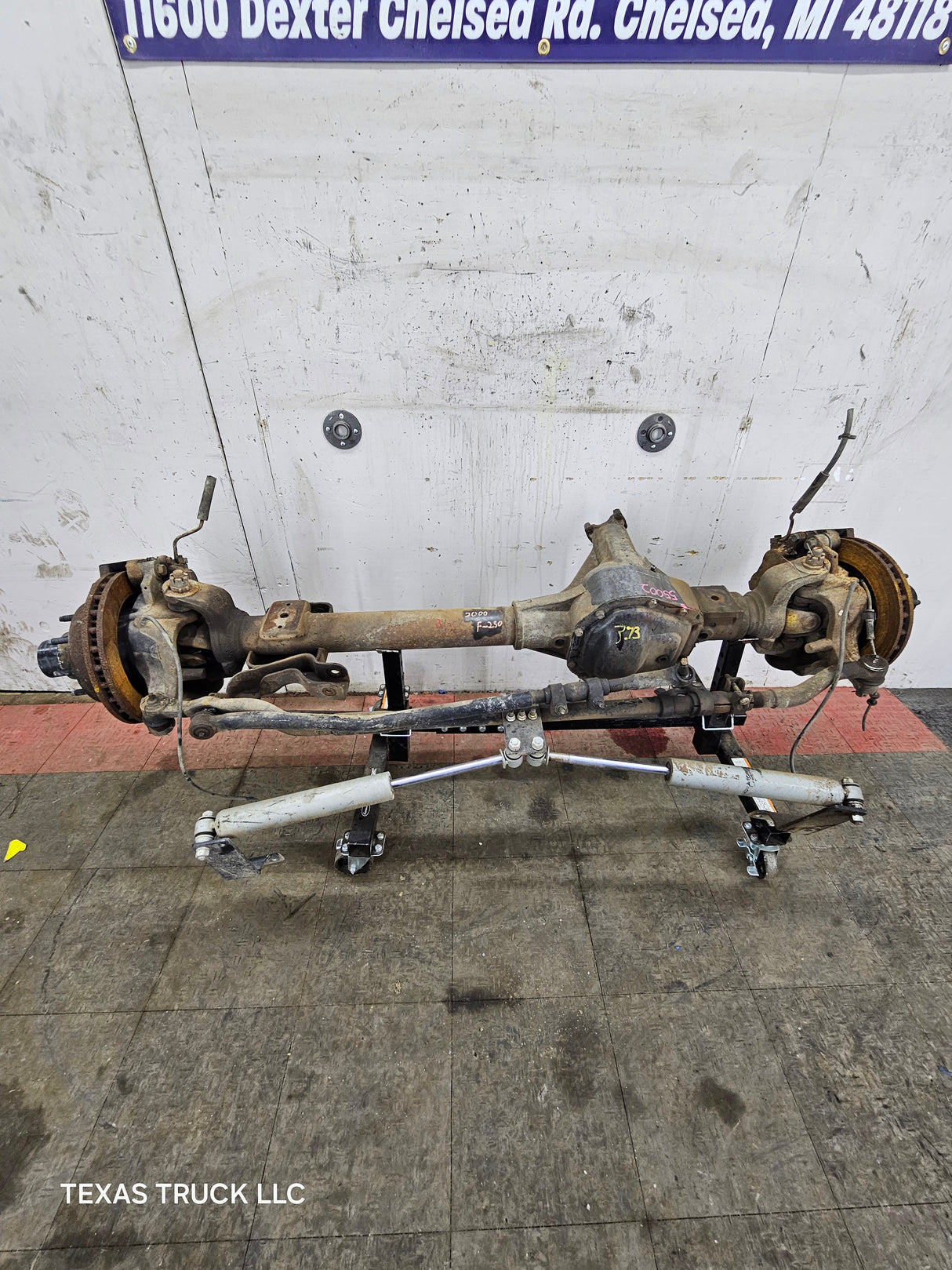 1999-2004 Ford Super Duty F250 F350 SRW Front Axle 3.73 Gear Ratio