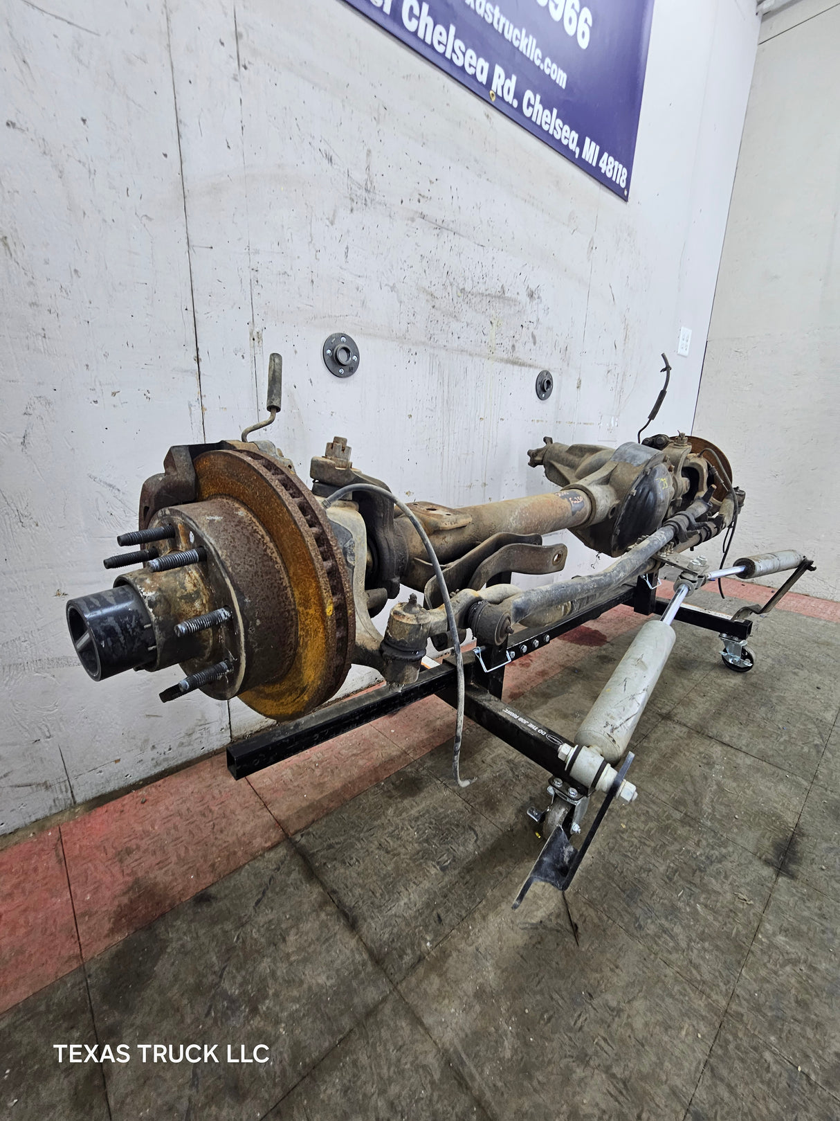 1999-2004 Ford Super Duty F250 F350 SRW Front Axle 3.73 Gear Ratio