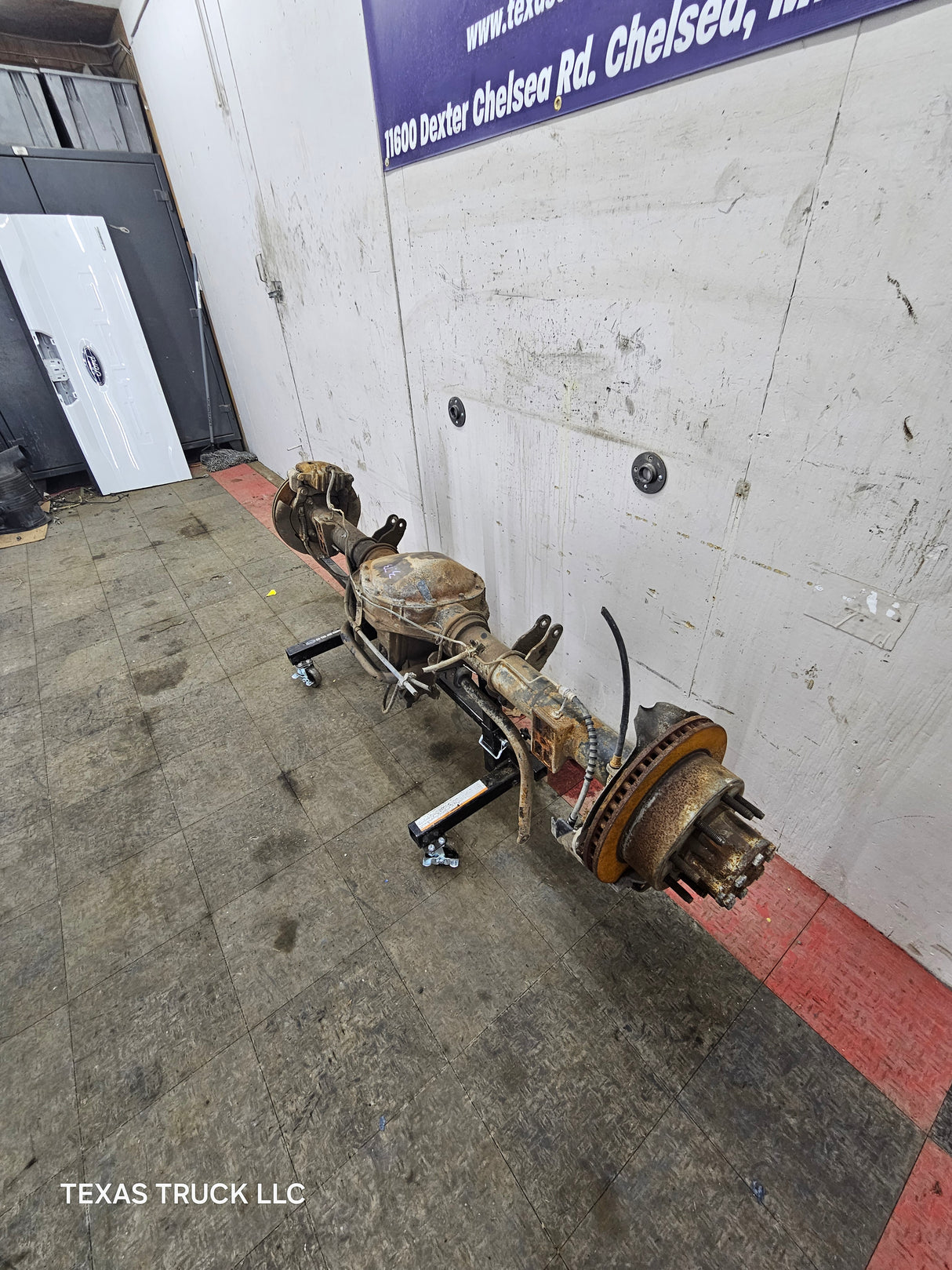 1999-2001 Ford Super Duty F250 F350 SRW Rear Axle 3.73 Ratio