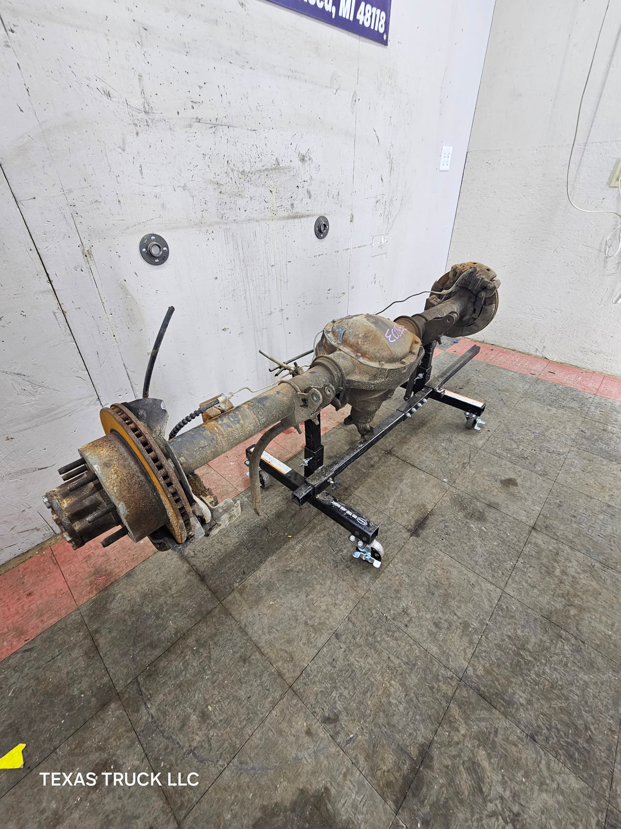 1999-2001 Ford Super Duty F250 F350 SRW Rear Axle 3.73 Ratio