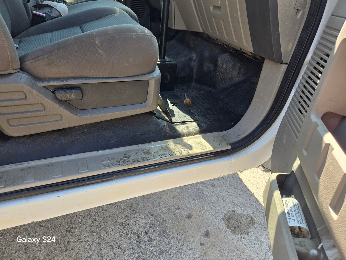 2008-2010 Ford Super Duty F250 F350 F450 F550 Extended Cab