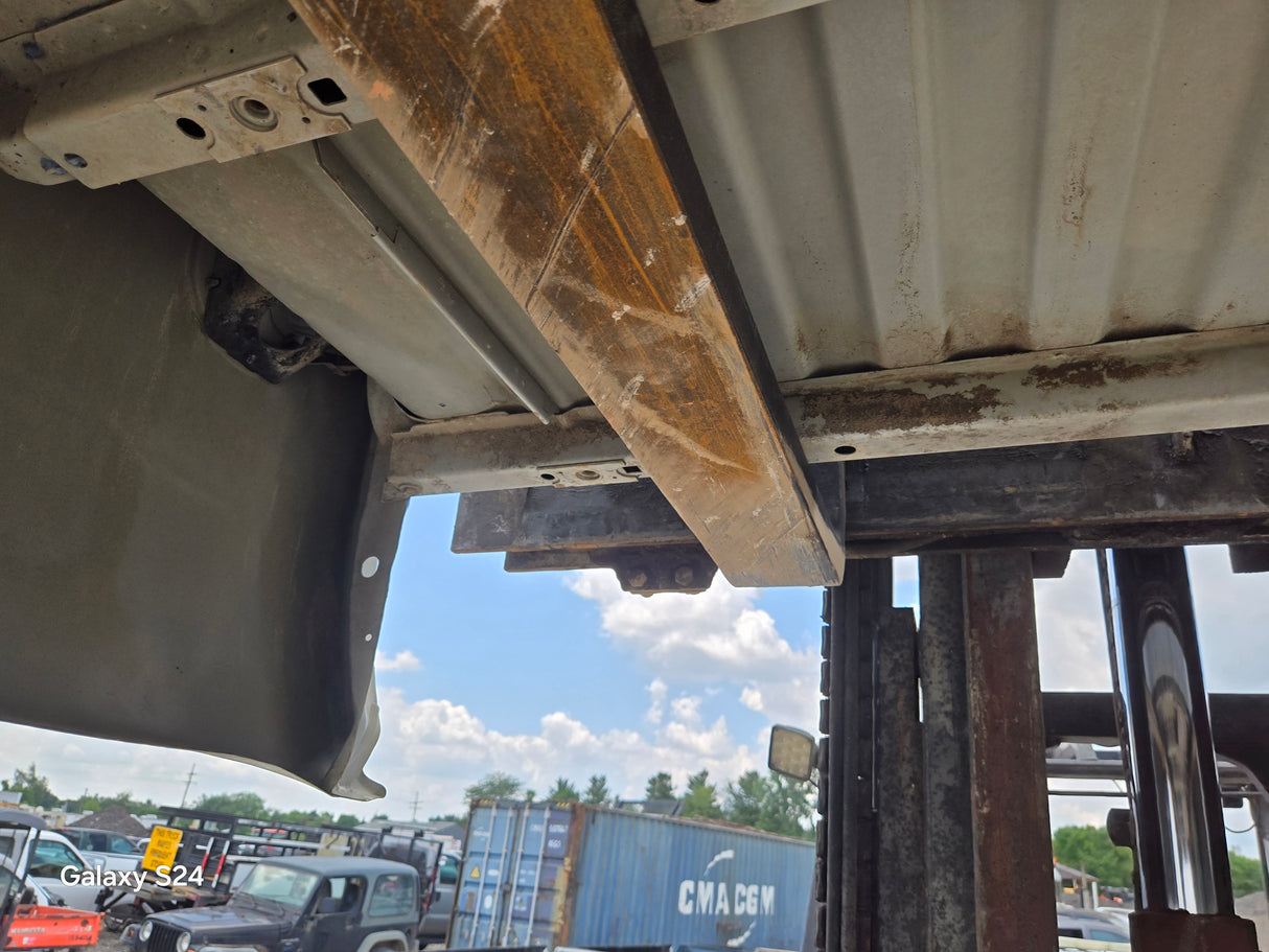 2007-2013 Chevrolet Silverado 1500 2500 3500 HD 8' Long Truck Bed
