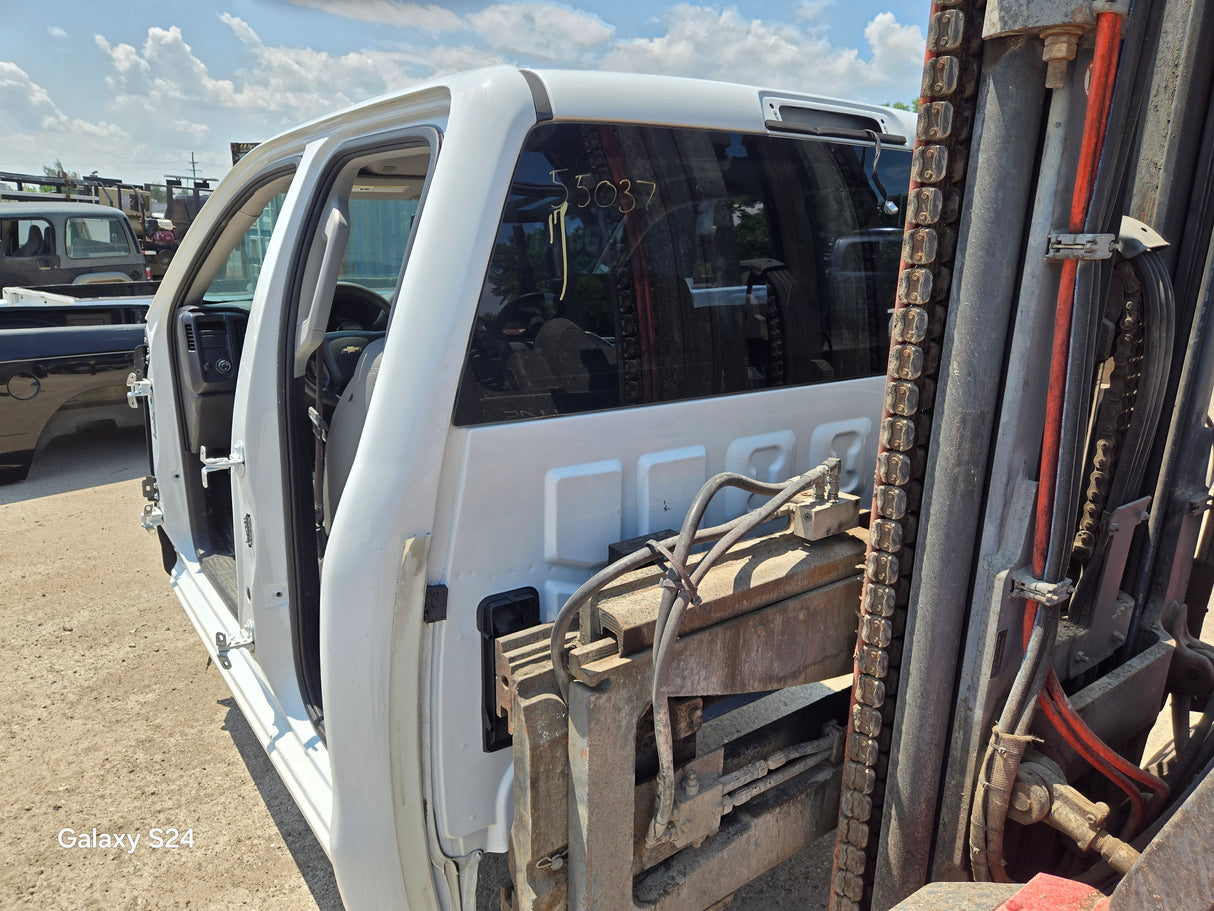 2014-2019 Chevrolet Silverado GMC Sierra 1500 2500 3500 HD Double Cab / Extended Cab 4 door Truck Cab