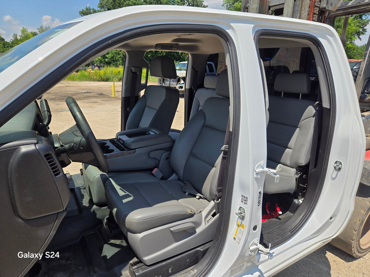 2014-2019 Chevrolet Silverado GMC Sierra 1500 2500 3500 HD Double Cab / Extended Cab 4 door Truck Cab