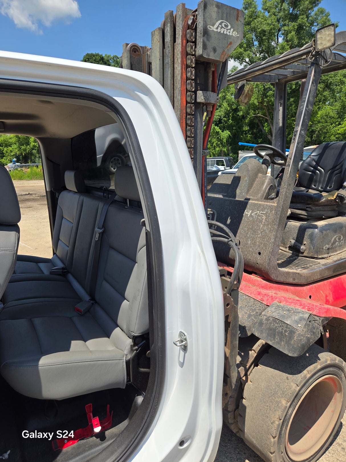 2014-2019 Chevrolet Silverado GMC Sierra 1500 2500 3500 HD Double Cab / Extended Cab 4 door Truck Cab