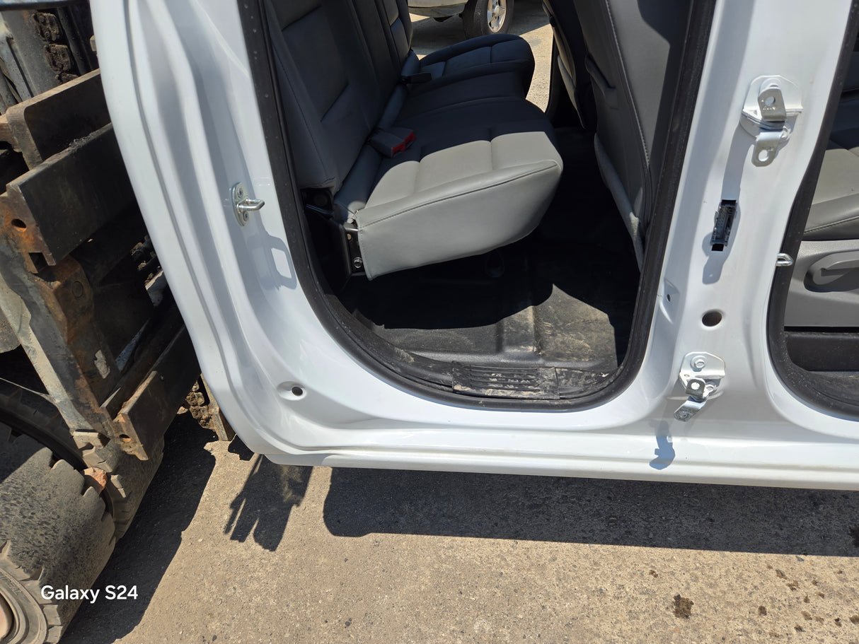 2014-2019 Chevrolet Silverado GMC Sierra 1500 2500 3500 HD Double Cab / Extended Cab 4 door Truck Cab
