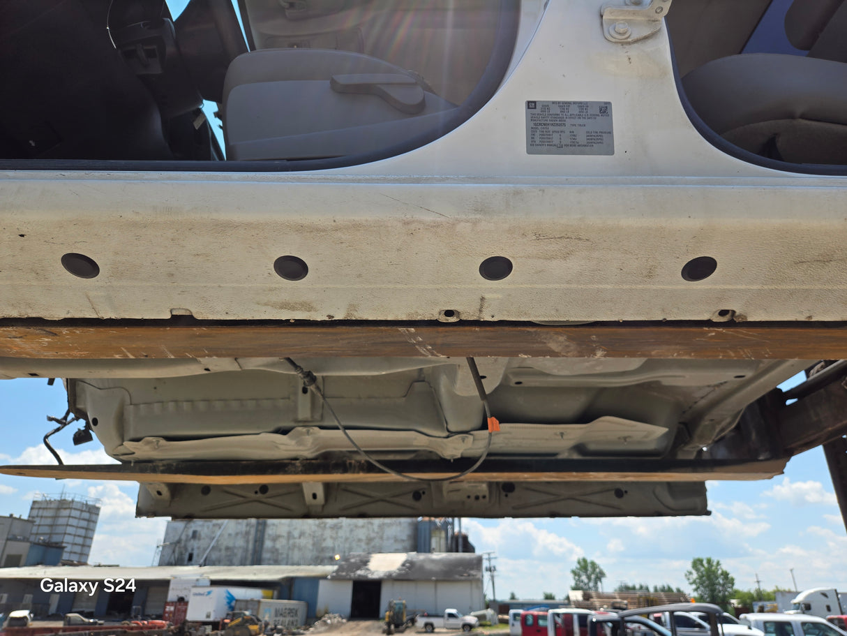 2014-2019 Chevrolet Silverado GMC Sierra 1500 2500 3500 HD Double Cab / Extended Cab 4 door Truck Cab
