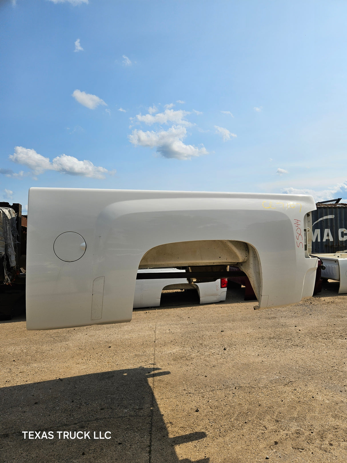 2007-2013 Chevrolet Silverado 1500 2500 3500 HD 6' 6" Short Truck Bed - White