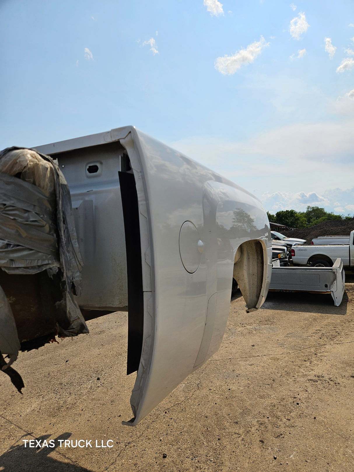 2007-2013 Chevrolet Silverado 1500 2500 3500 HD 6' 6" Short Truck Bed - White