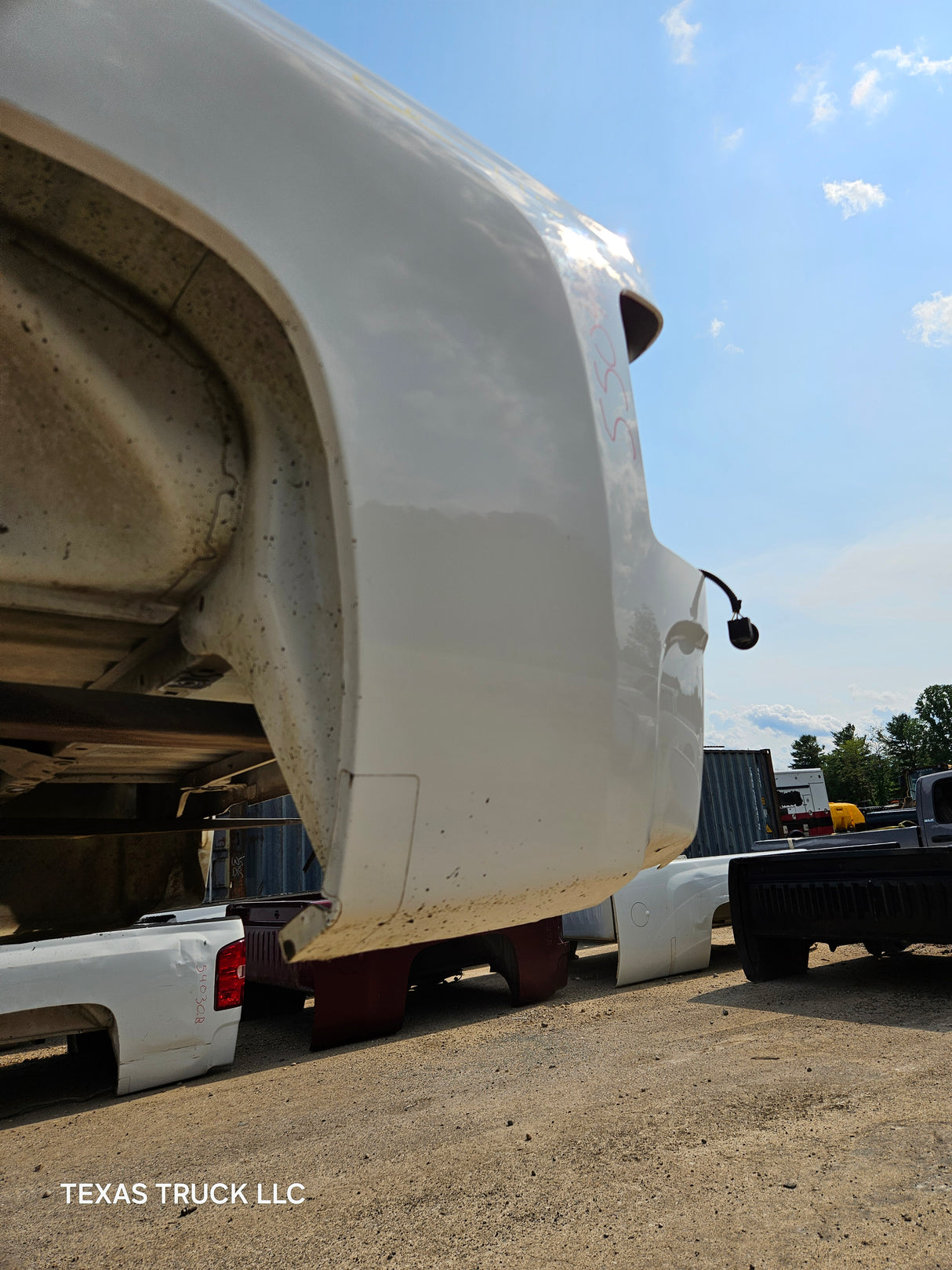2007-2013 Chevrolet Silverado 1500 2500 3500 HD 6' 6" Short Truck Bed - White