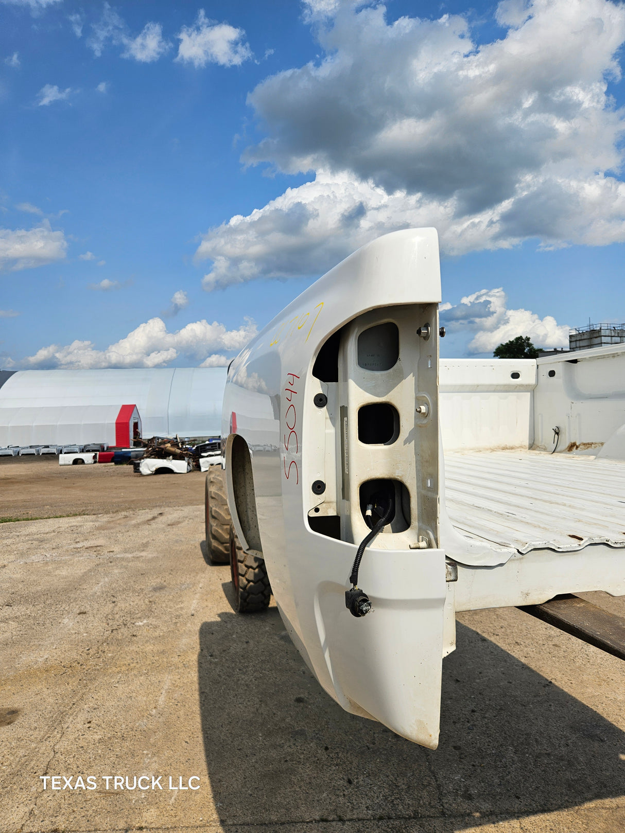 2007-2013 Chevrolet Silverado 1500 2500 3500 HD 6' 6" Short Truck Bed - White