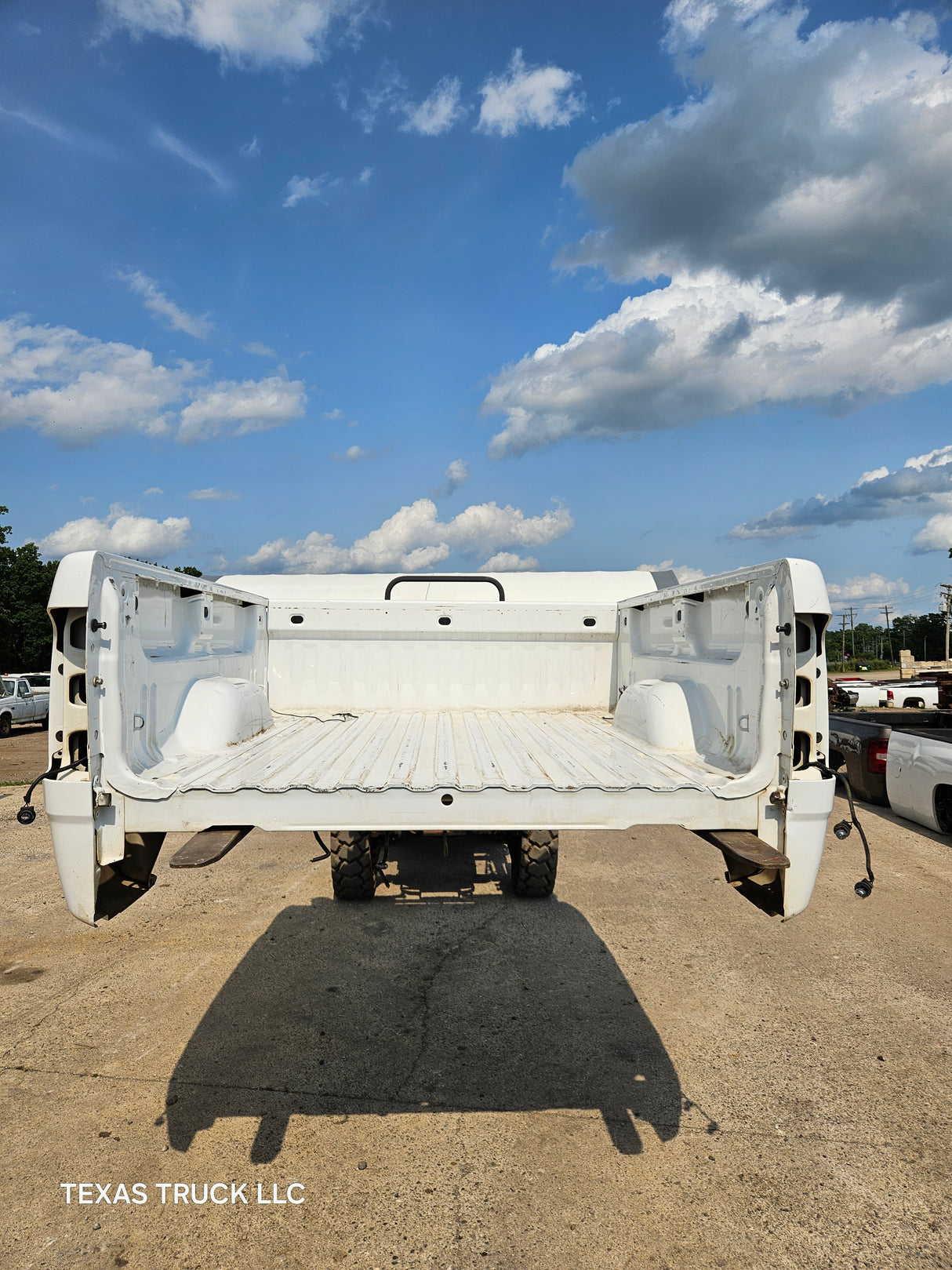 2007-2013 Chevrolet Silverado 1500 2500 3500 HD 6' 6" Short Truck Bed - White