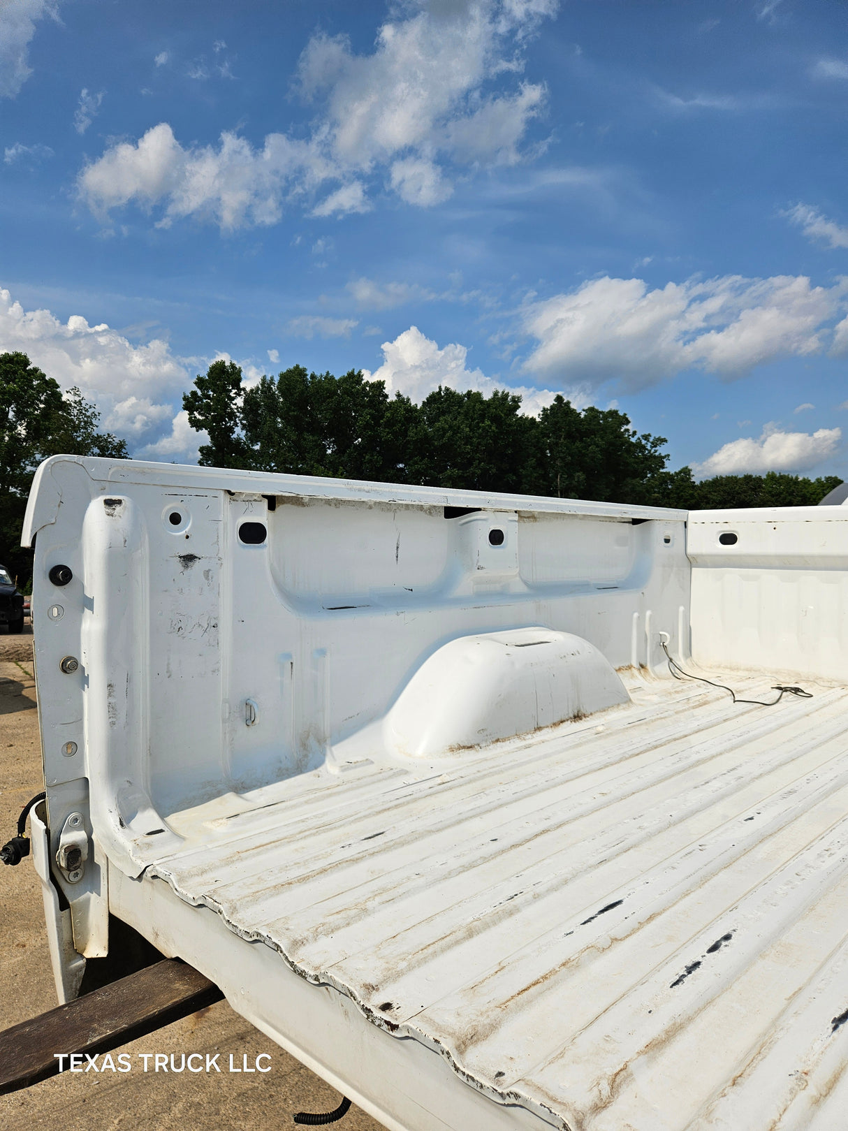 2007-2013 Chevrolet Silverado 1500 2500 3500 HD 6' 6" Short Truck Bed - White