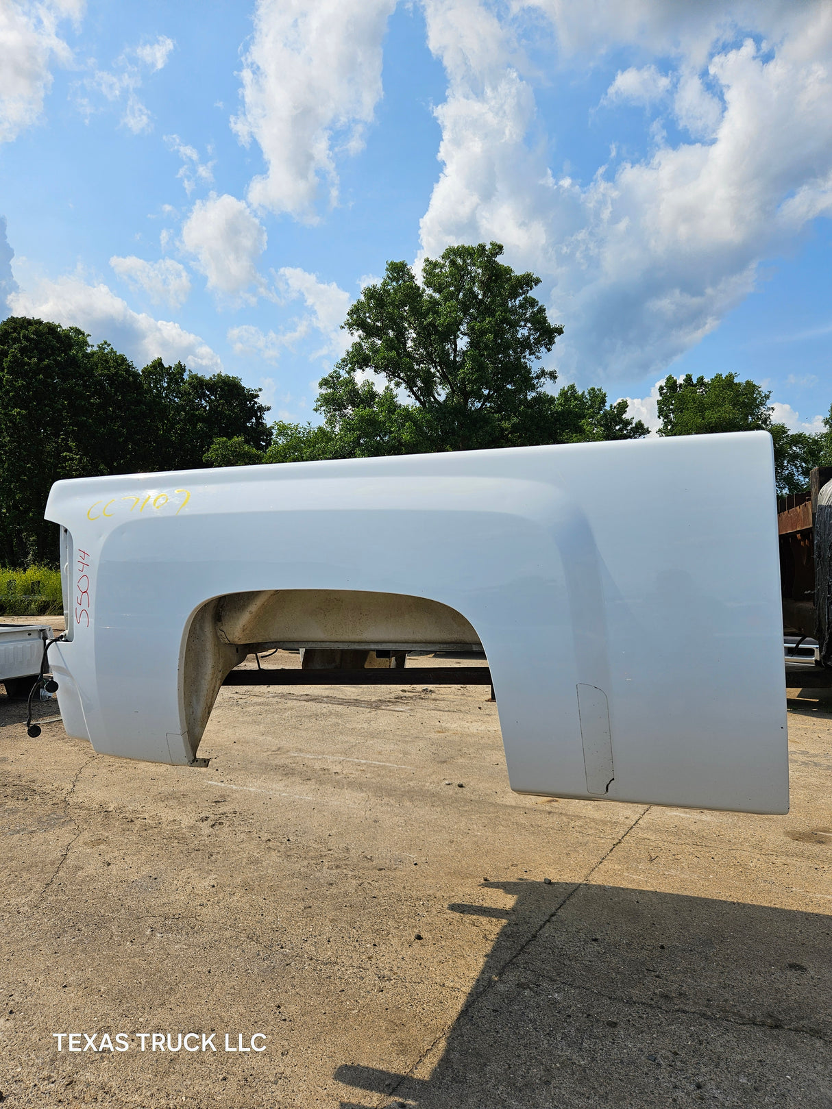 2007-2013 Chevrolet Silverado 1500 2500 3500 HD 6' 6" Short Truck Bed - White